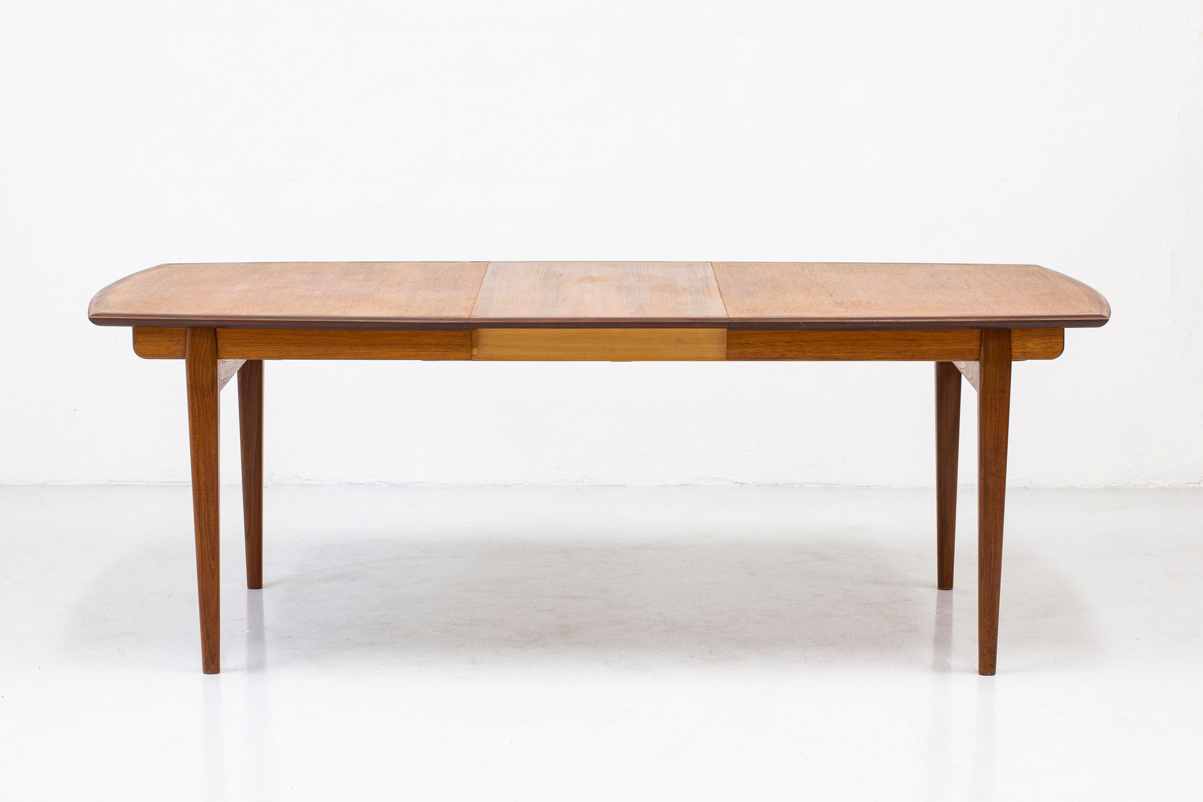 Scandinavian Modern Dining Table in Teak and Walnut by Gustav Bahus, Norway, 1950s