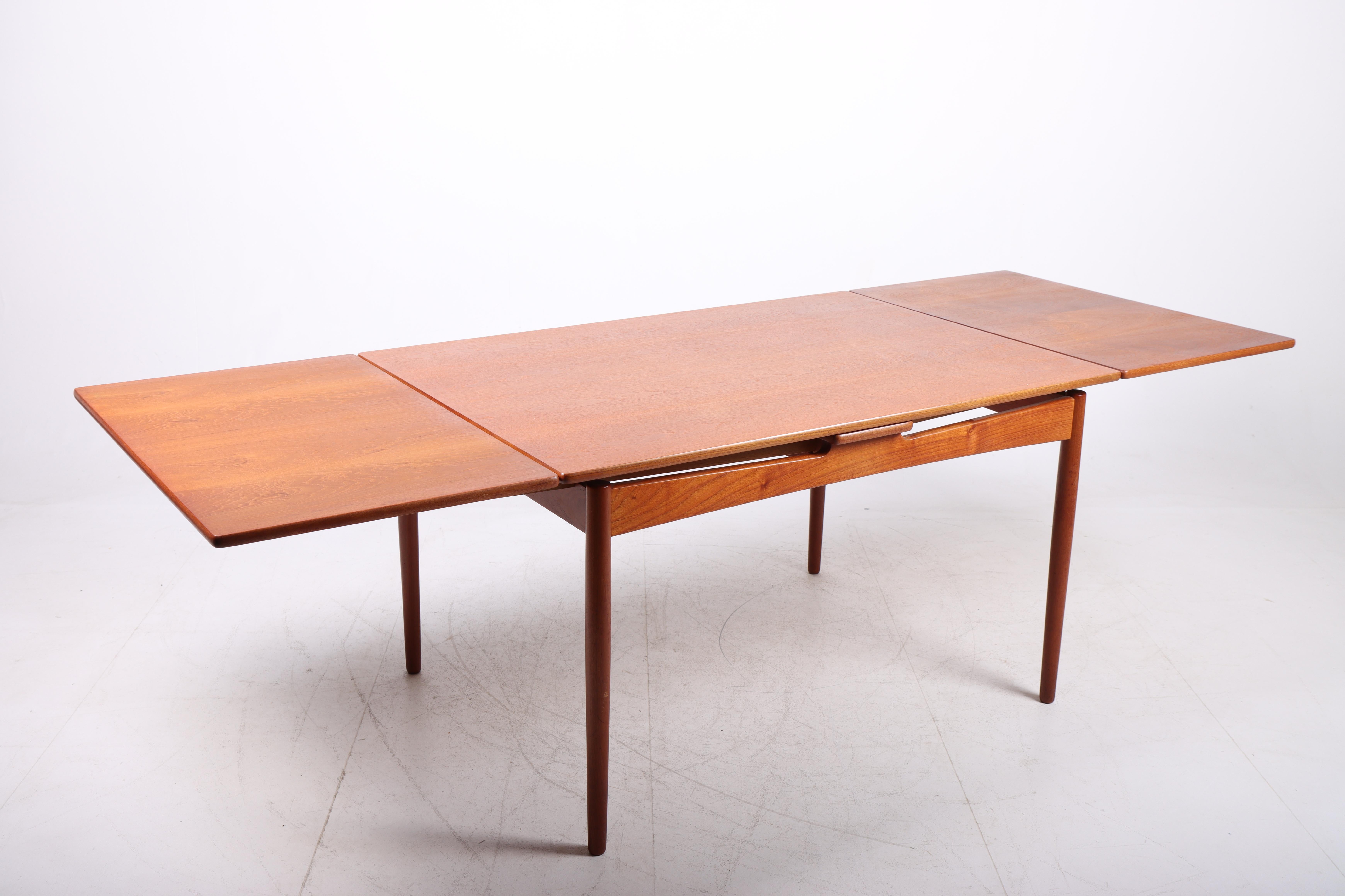 Dining Table in Teak by Ejner Larsen & Aksel Bender Madsen. For Sale 2