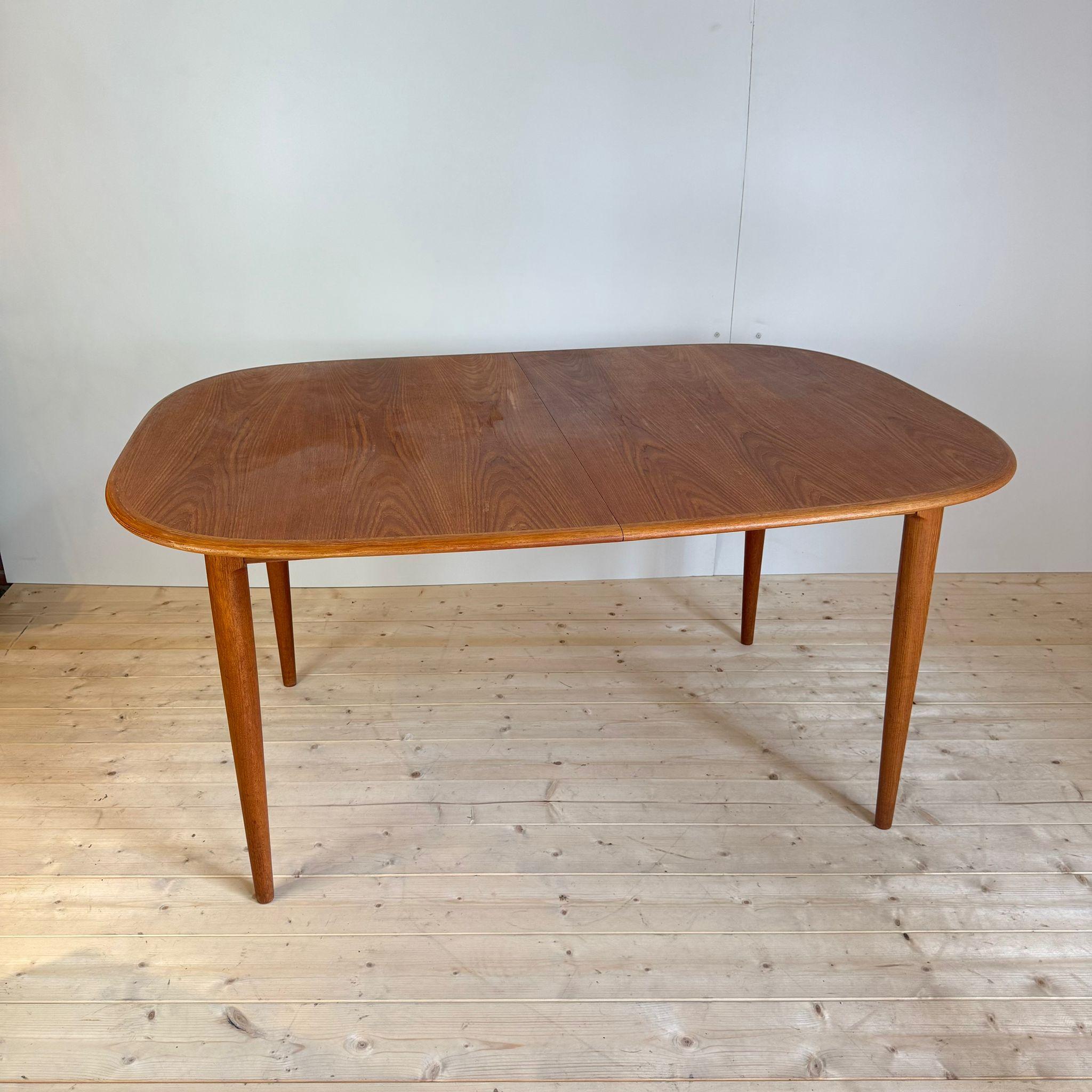 Mid-Century moderno Dining table in teak, Denmark 1960s in vendita