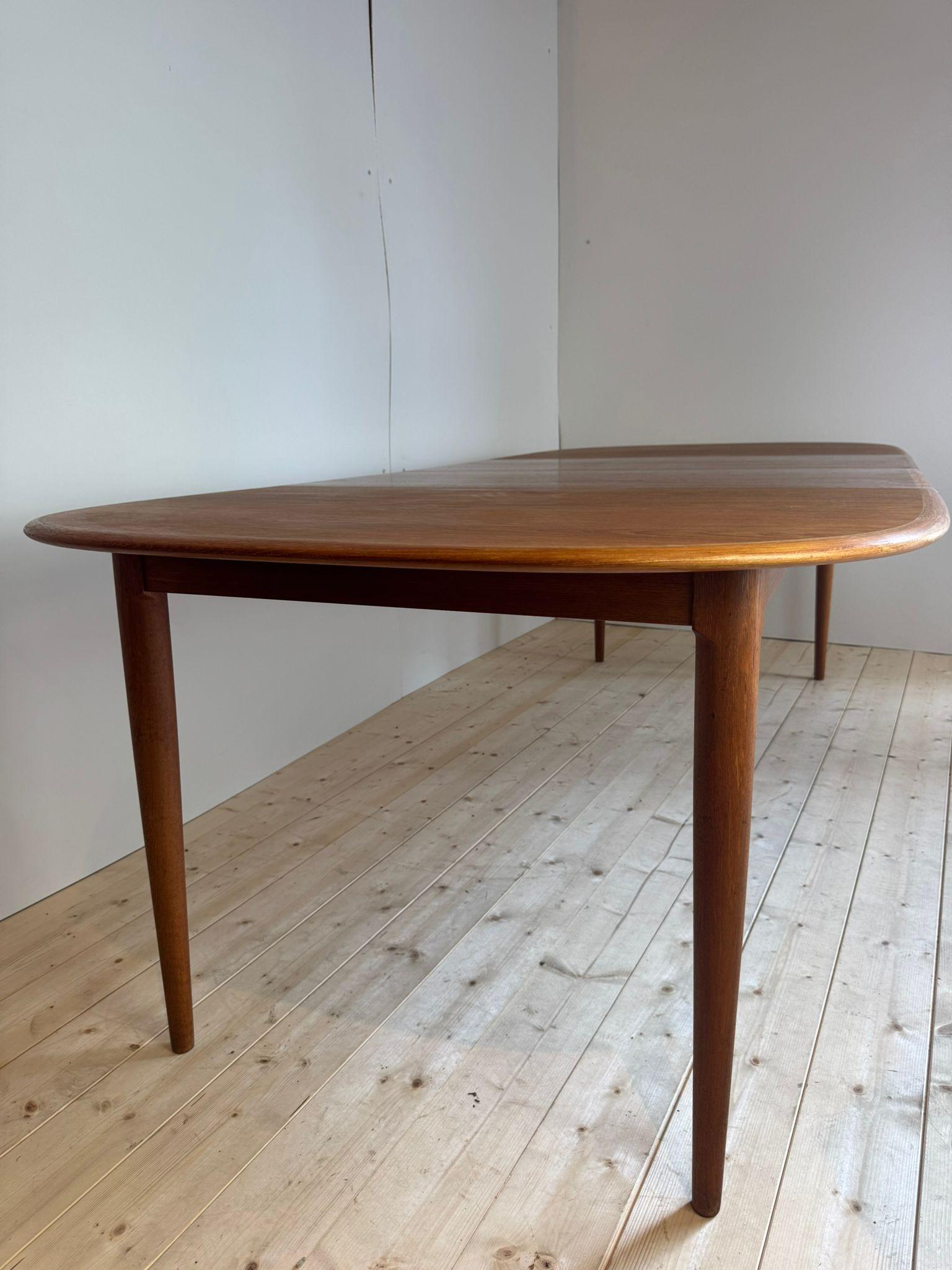 Mid-20th Century Dining table in teak, Denmark 1960s in vendita