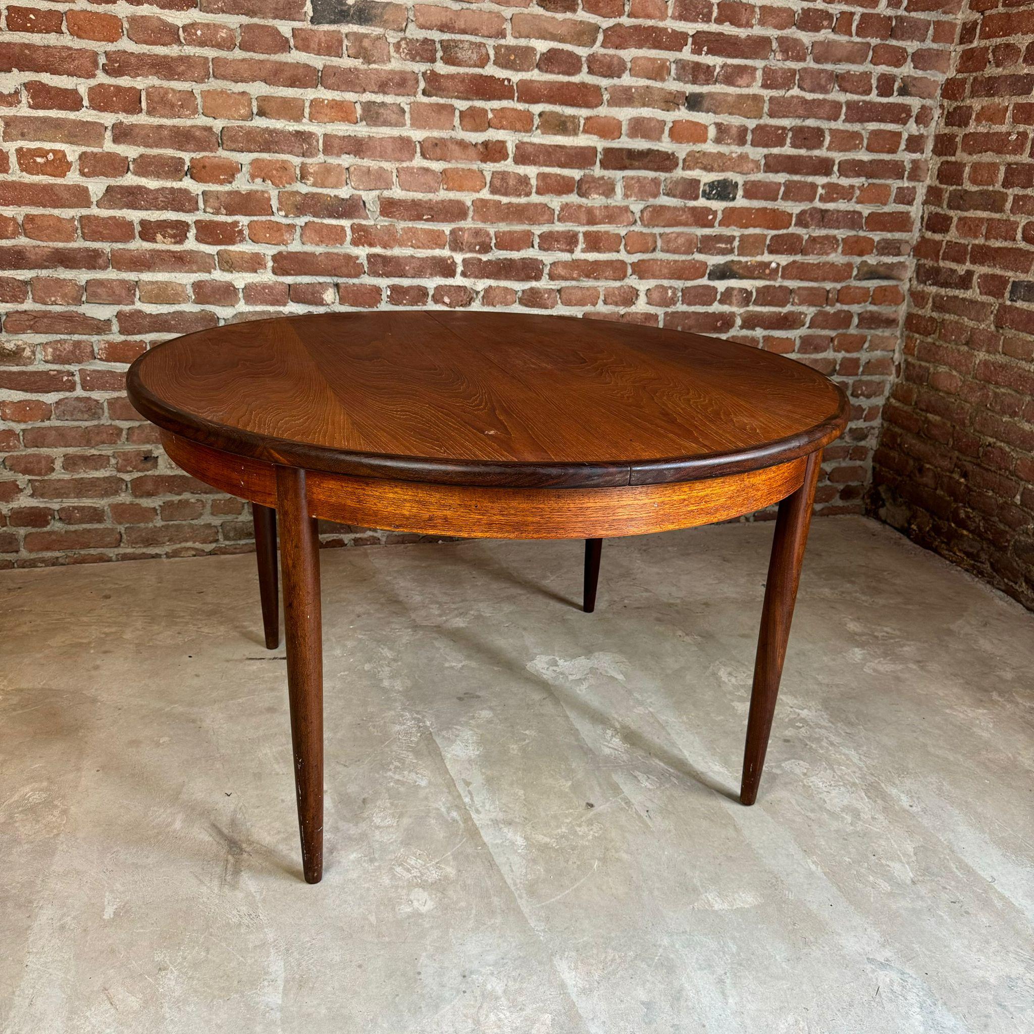 Dining table in teak, GPlan Uk 1960 1