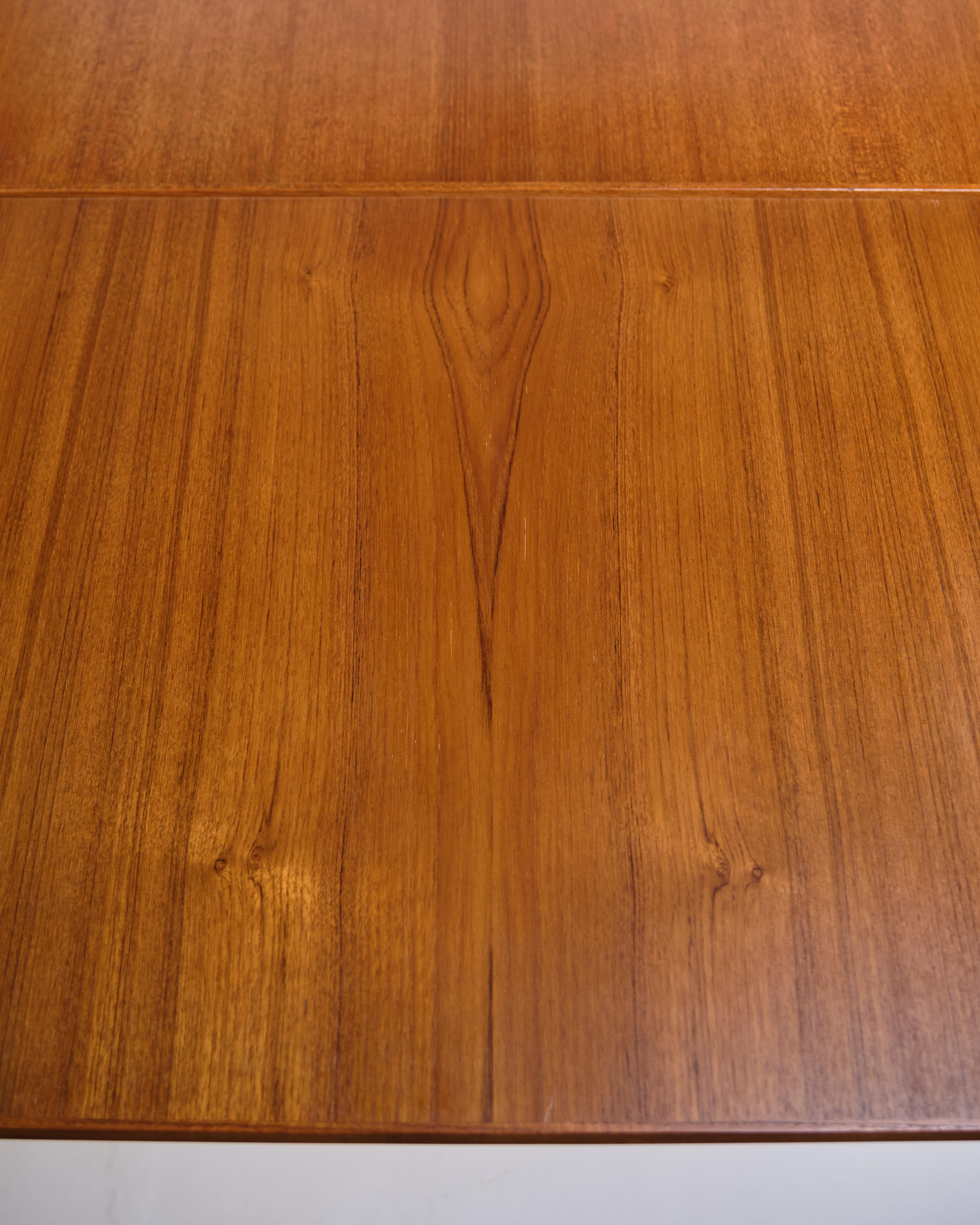 Dining Table In Teak With Dutch Extensions, Danish Cabinet Marker From 1960s In Good Condition For Sale In Lejre, DK