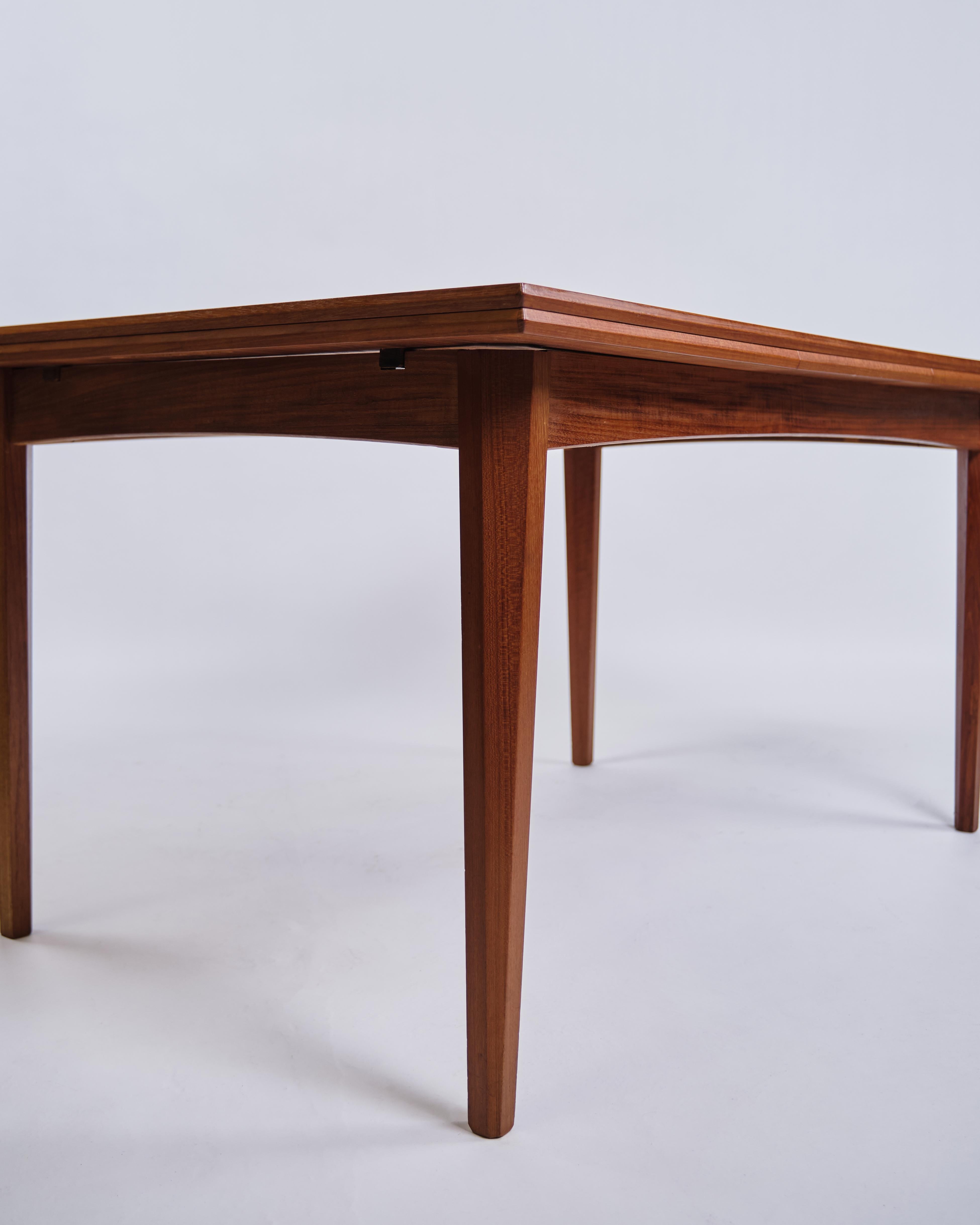 Dining Table In Teak With Dutch Extensions, Danish Cabinet Marker From 1960s For Sale 2