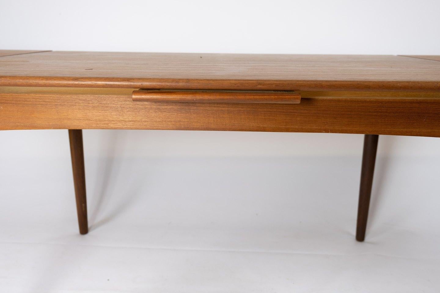 Esstisch aus Teakholz mit Verlängerungen, dänisches Design aus den 1960er Jahren im Angebot 2
