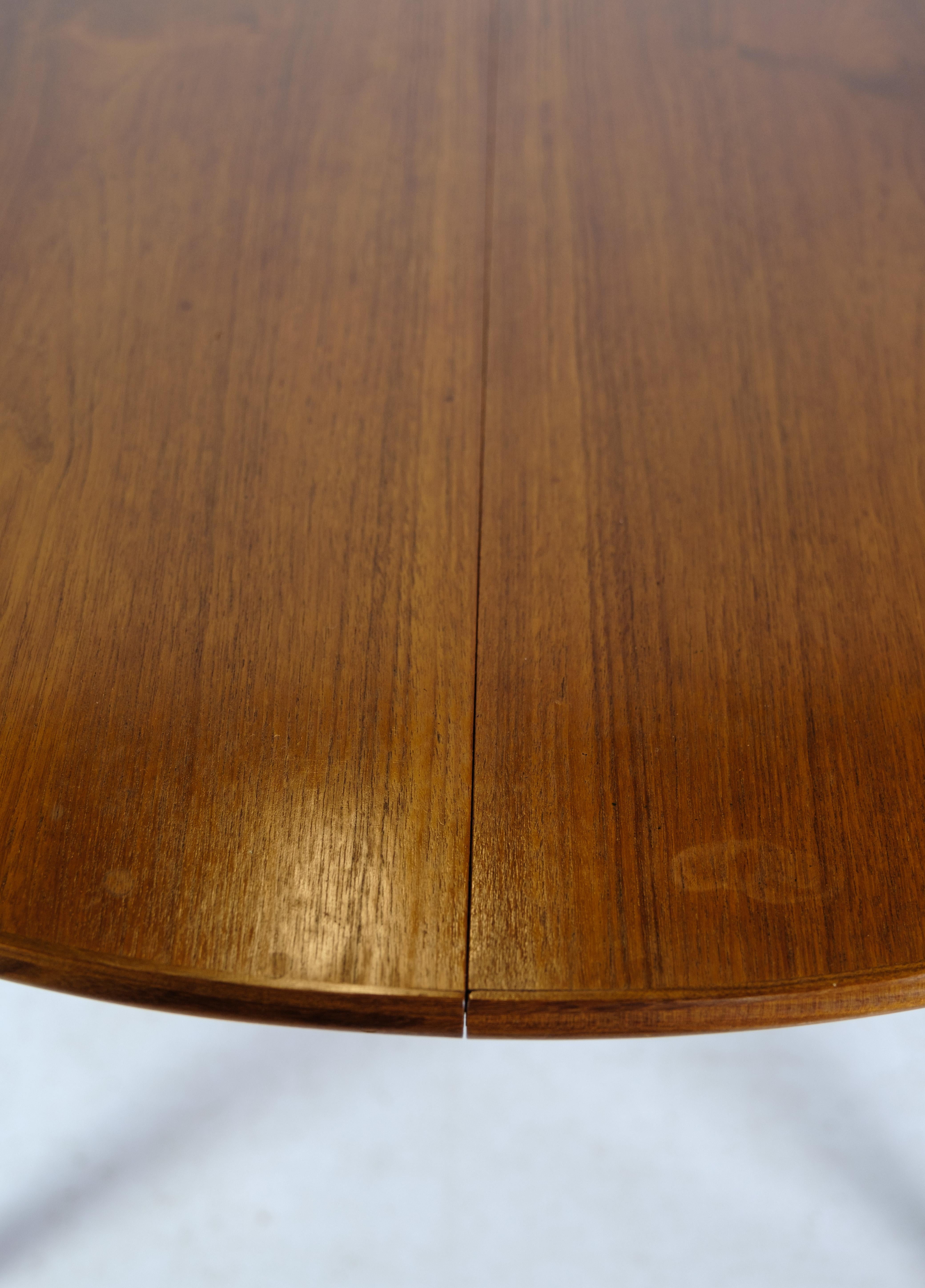 Dining table In Teak wood of Danish Design From the 1960 For Sale 2