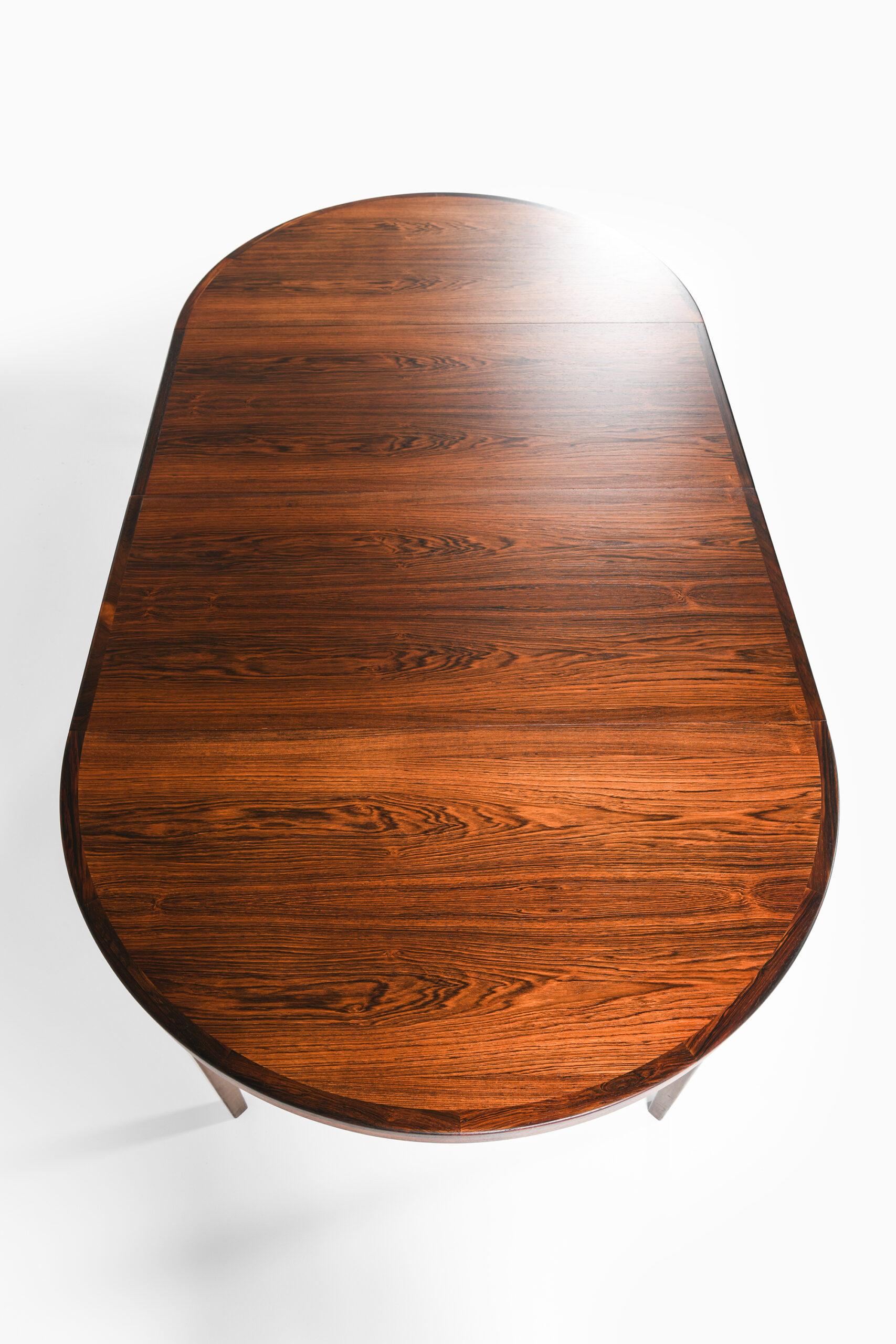 Milieu du XXe siècle Table de salle à manger à la manière de Kai Kristiansen produite au Danemark en vente