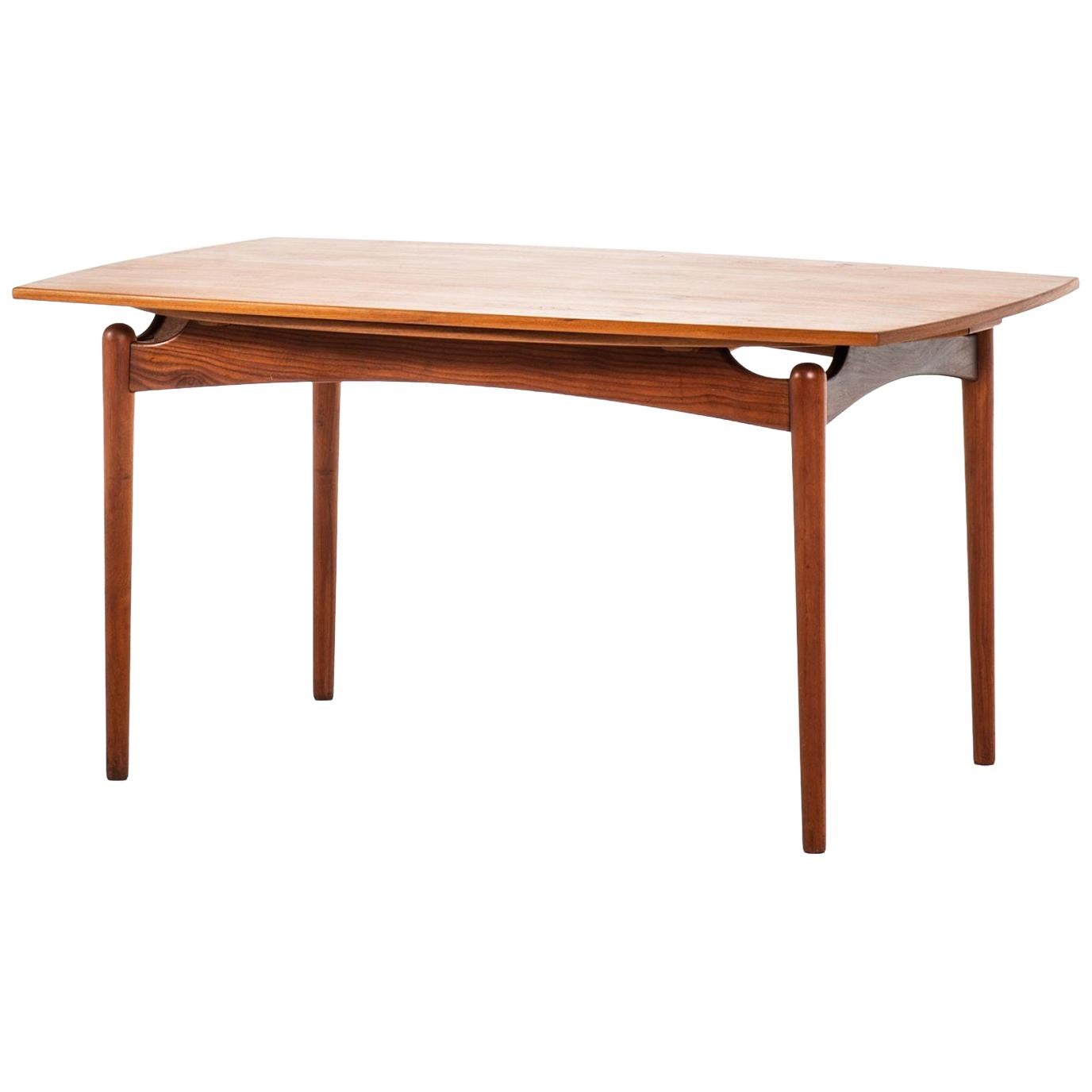 Dining Table in the Style of Finn Juhl Produced in Denmark For Sale