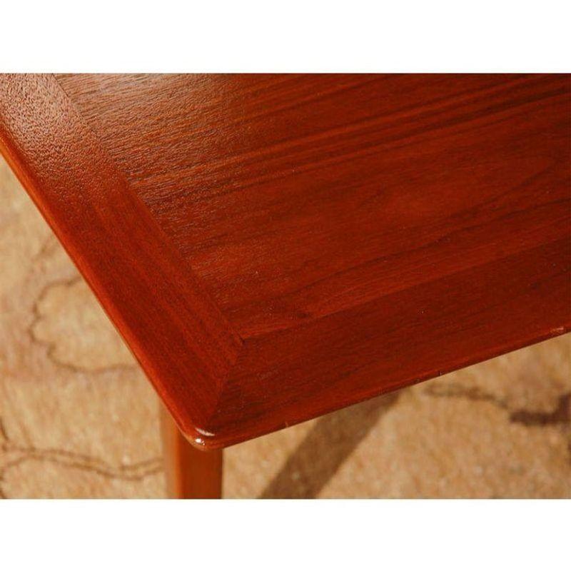Mid-Century Modern Table de salle à manger dans le style de Hans Wegner en vente