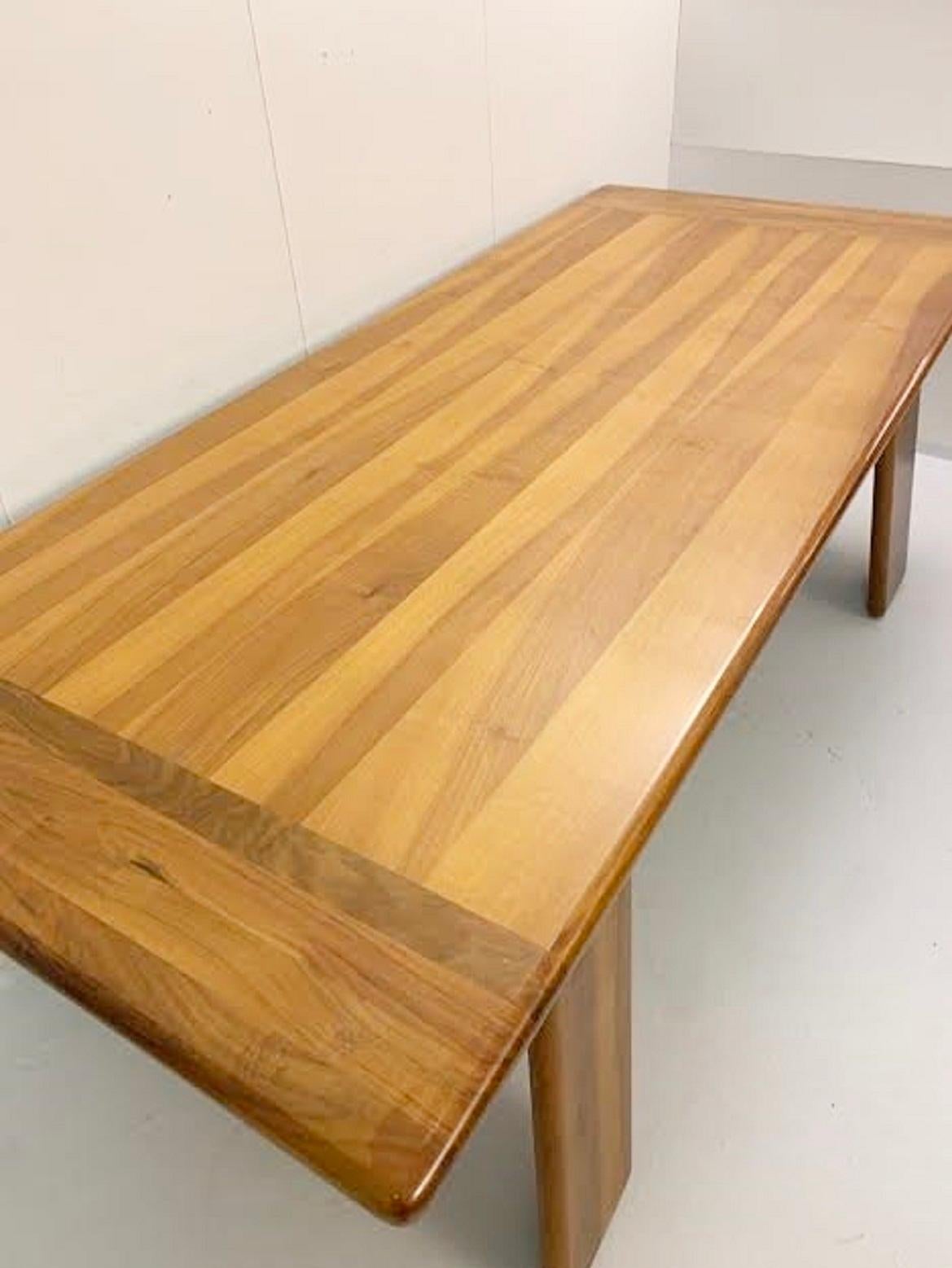 Dining Table in Walnut by Afra & Tobia Scarpa, Italy, 1980s In Good Condition In Brussels, BE