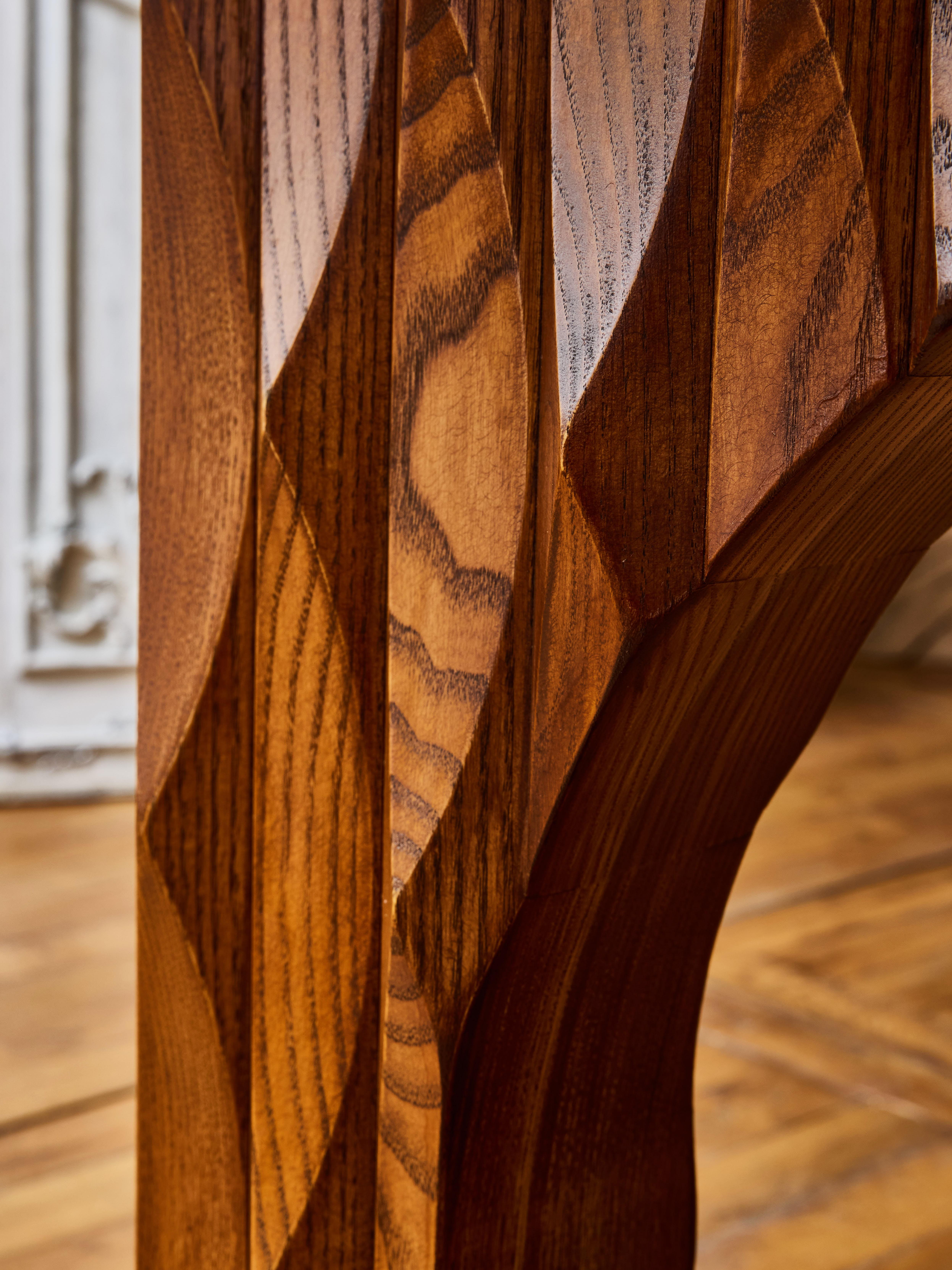 Table de salle à manger en bois et pierre de travertin par Studio Glustin en vente 1