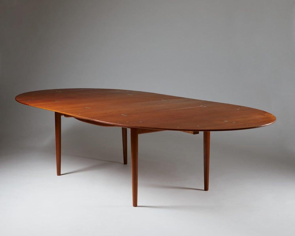 Scandinavian Modern Dining Table “Judas” Designed by Finn Juhl for Niels Vodder, Denmark, 1948