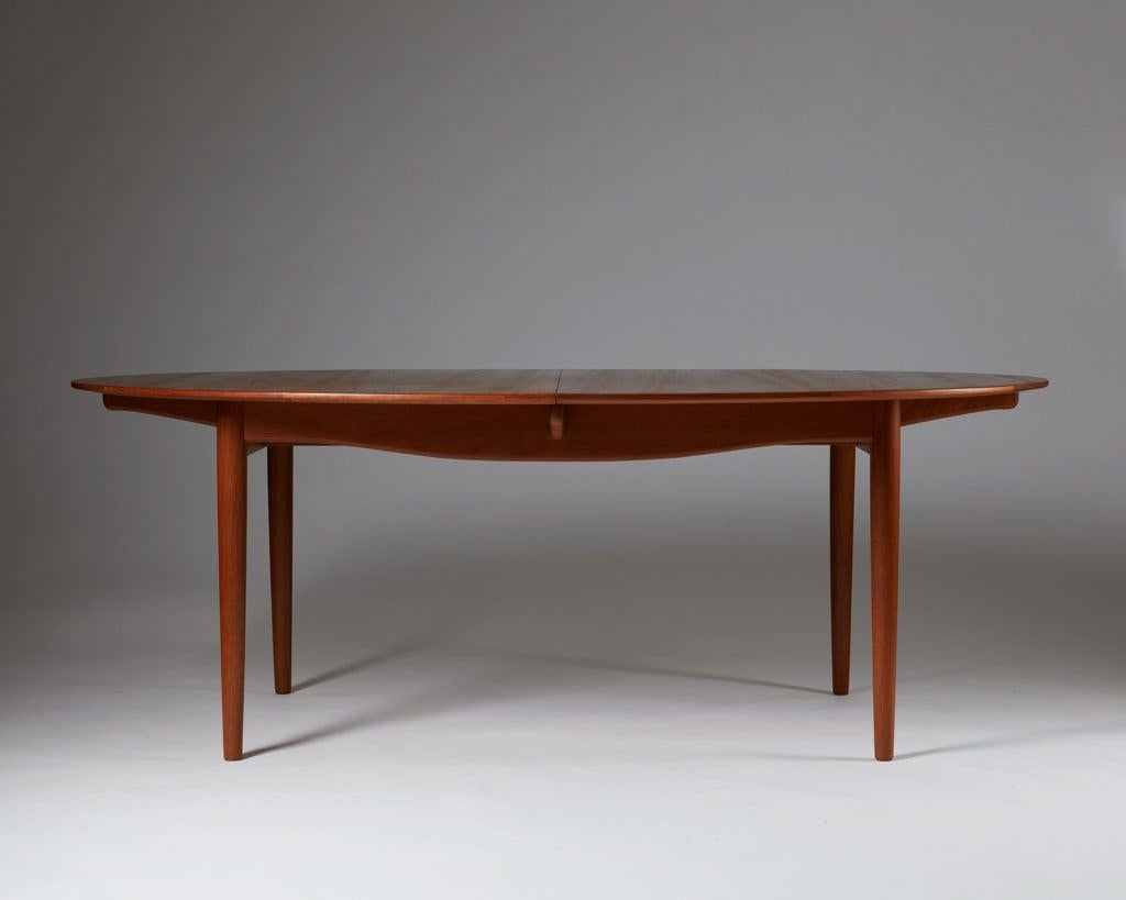 Danish Dining Table “Judas” Designed by Finn Juhl for Niels Vodder, Denmark, 1948