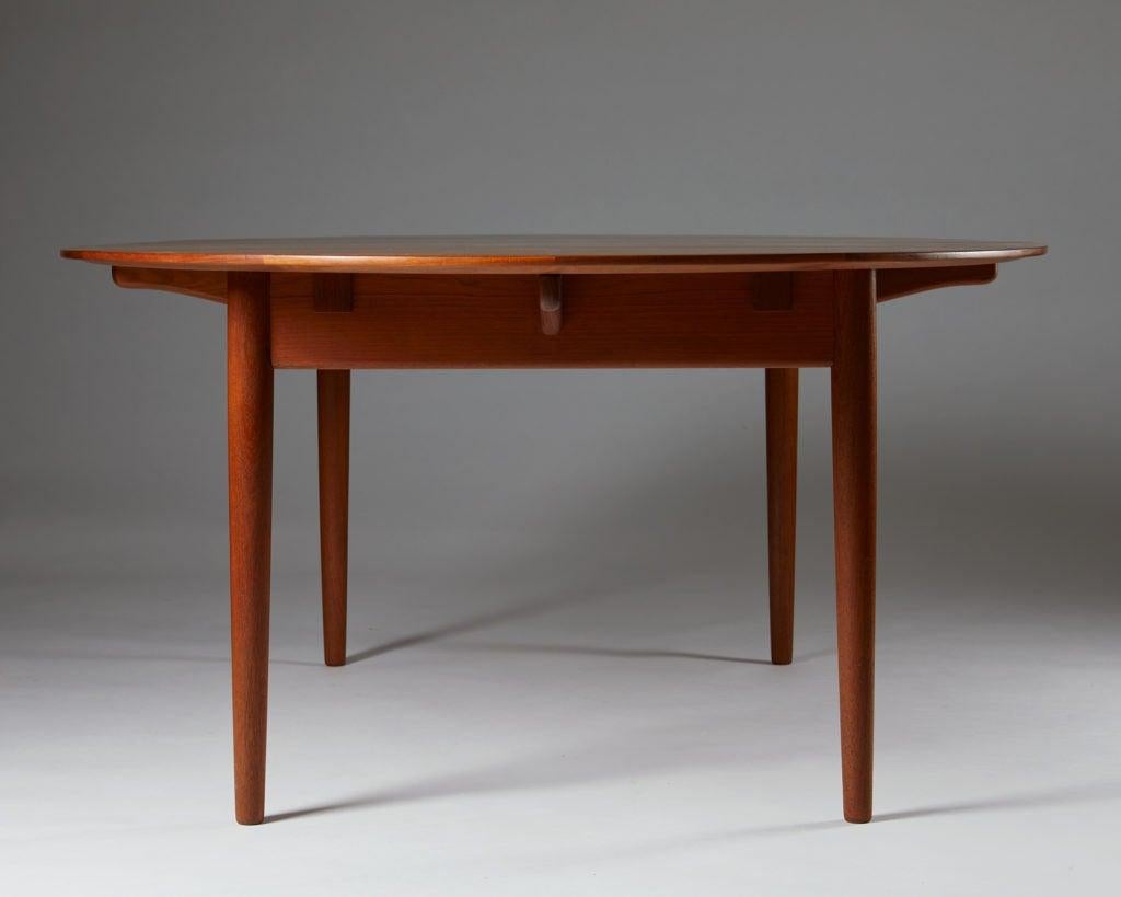Mid-20th Century Dining Table “Judas” Designed by Finn Juhl for Niels Vodder, Denmark, 1948
