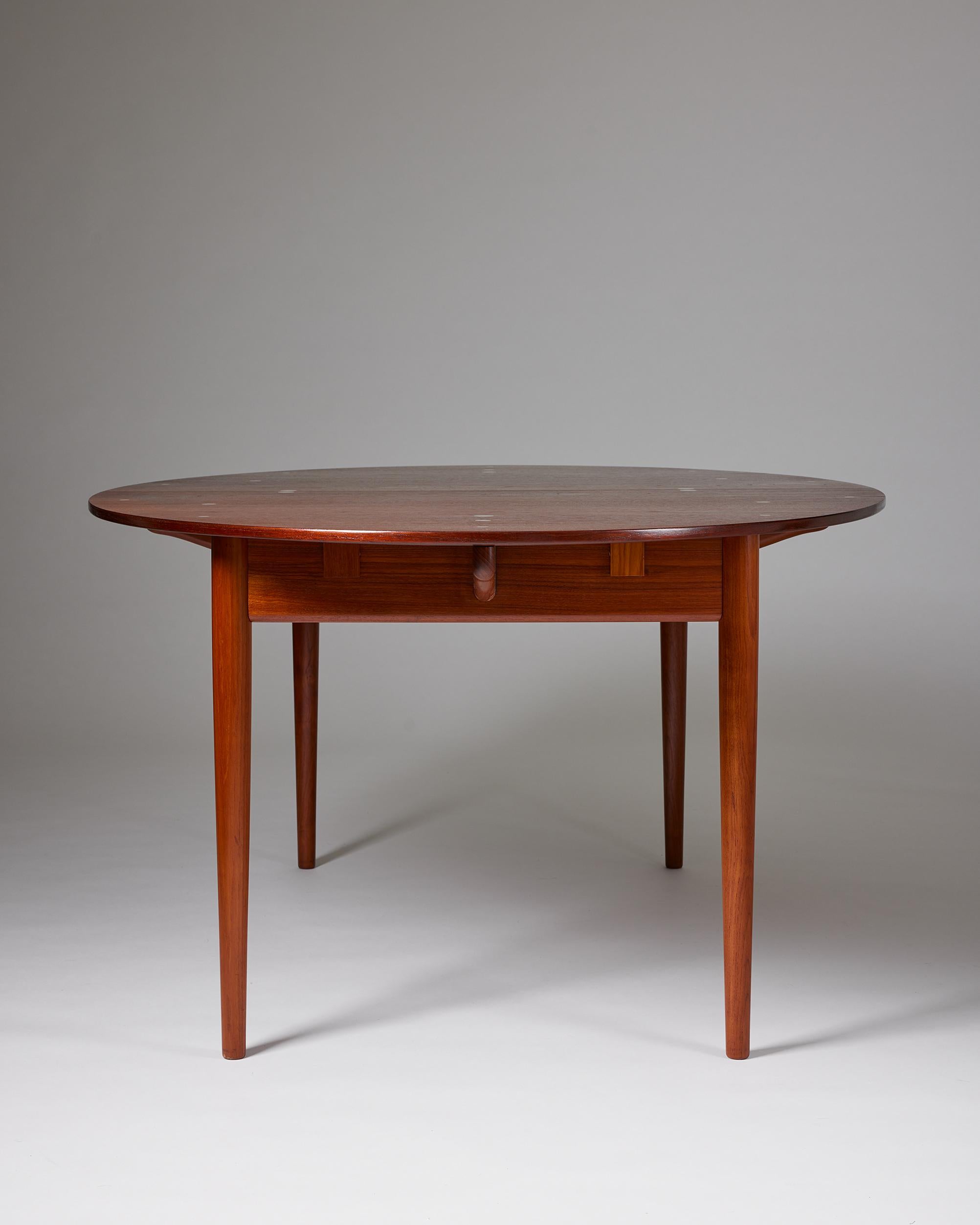 Mid-Century Modern Dining table ‘Judas’ with extensions designed by Finn Juhl for Niels Vodder