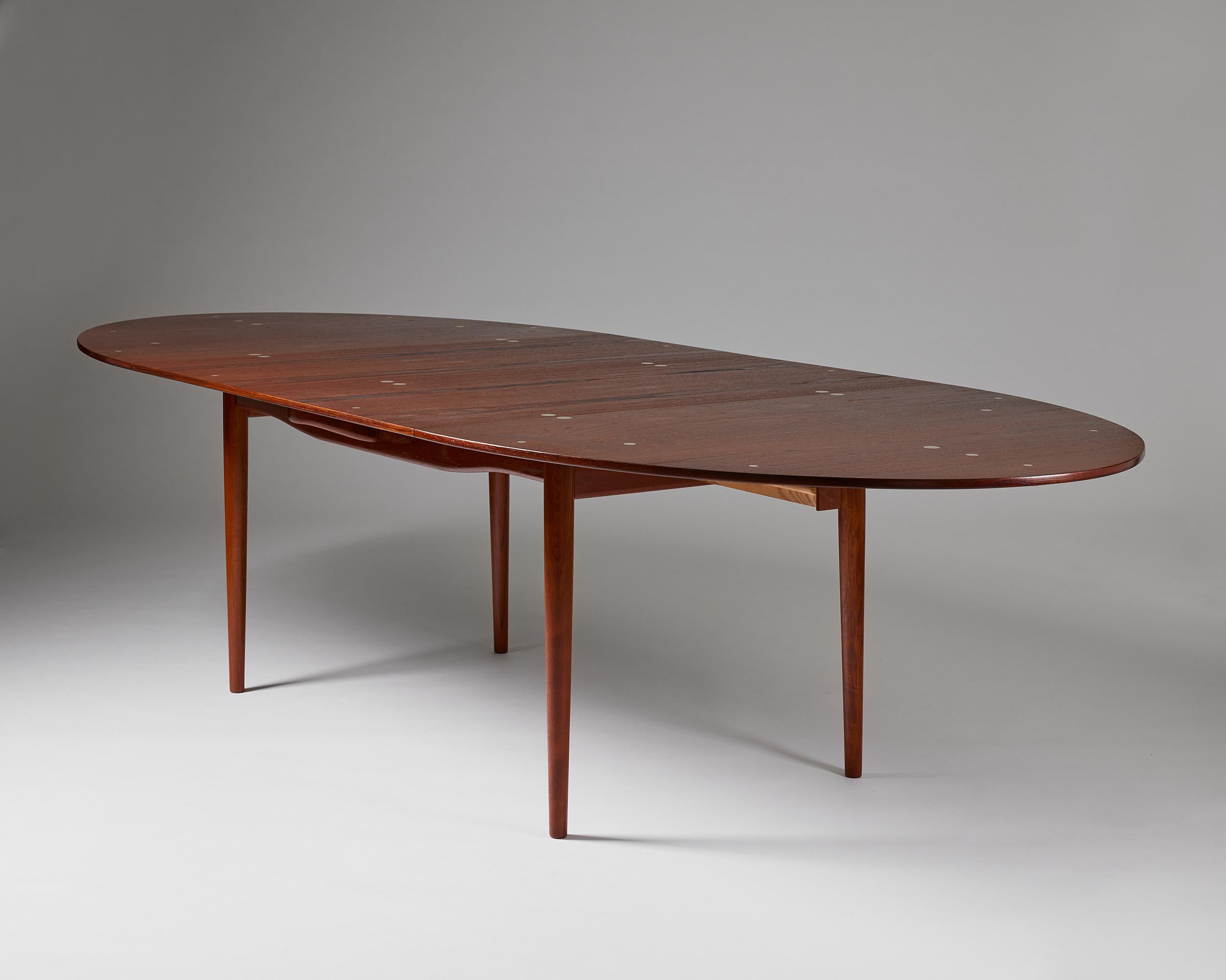 Dining table ‘Judas’ with extensions designed by Finn Juhl for Niels Vodder In Good Condition In Stockholm, SE