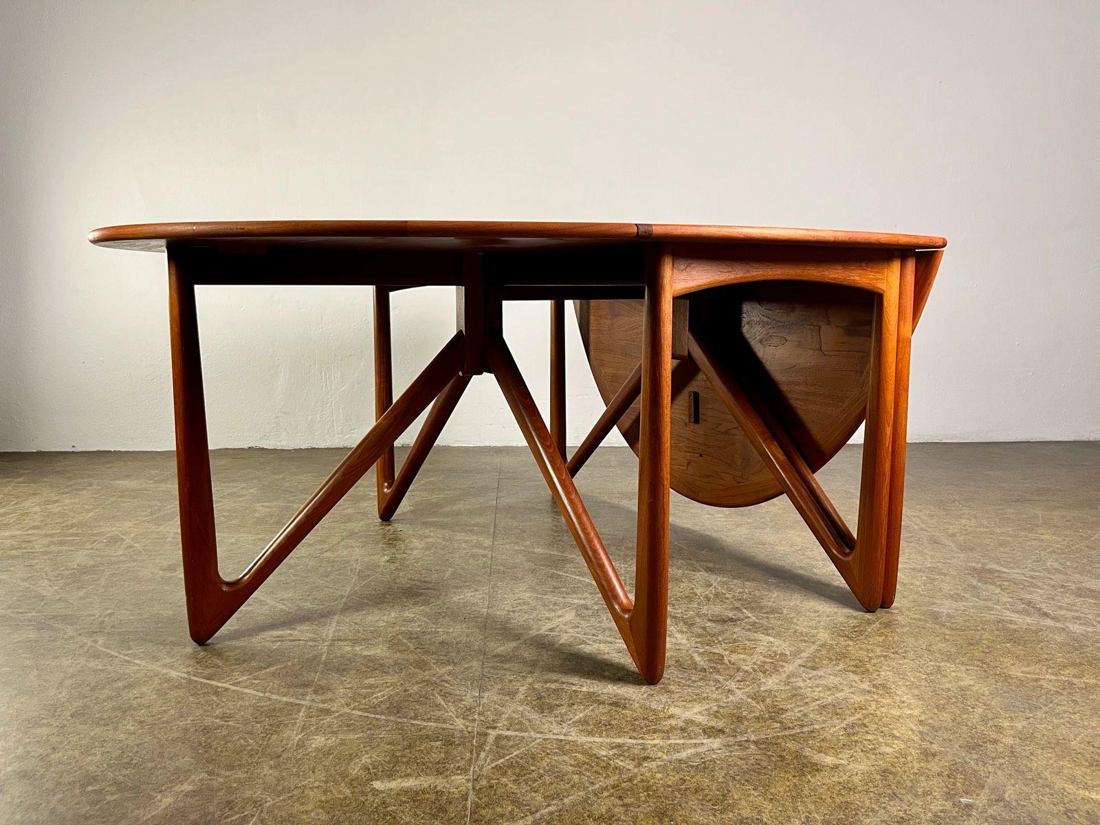 Huilé Table de salle à manger Kurt Østervig Gateleg Teck Moyen Siècle en vente