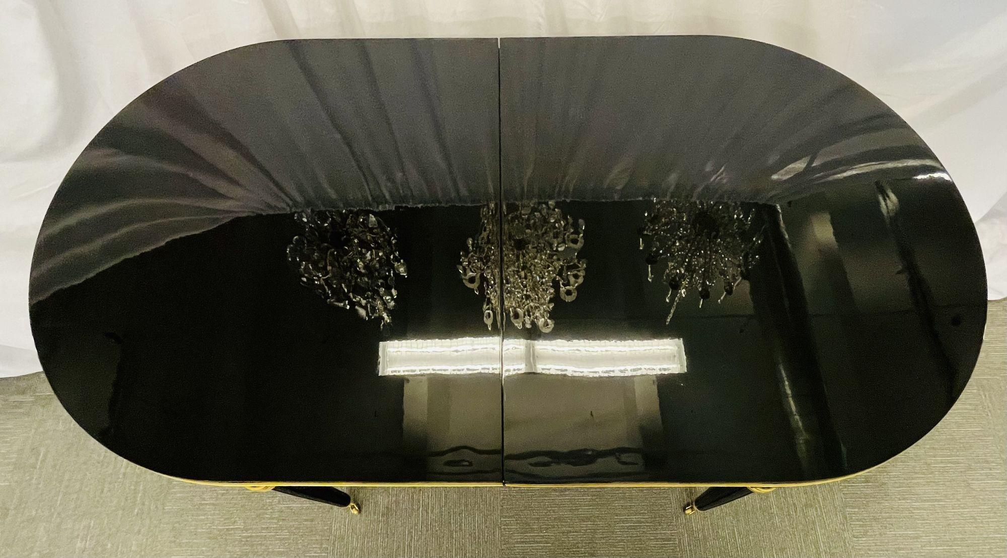 Esstisch im Louis-XVI.-Stil von Maison Jansen, schwarzer Lack, 15 Füße, neu lackiert (Bronze) im Angebot