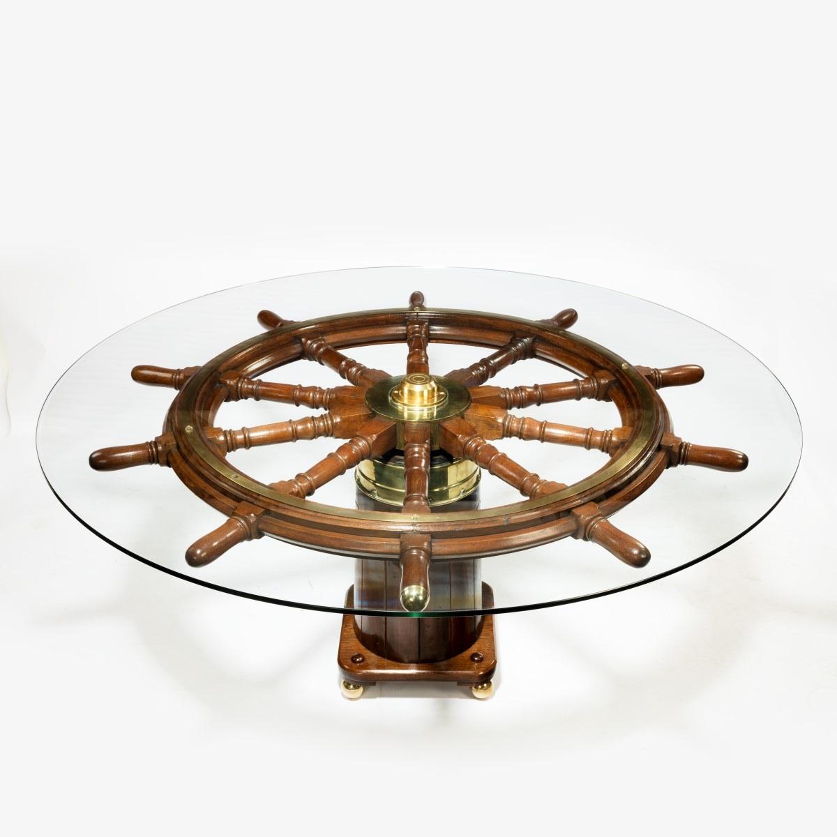 Table à manger fabriquée à partir d'une roue de gouvernail de navire du 19e siècle Bon état - En vente à Lymington, Hampshire