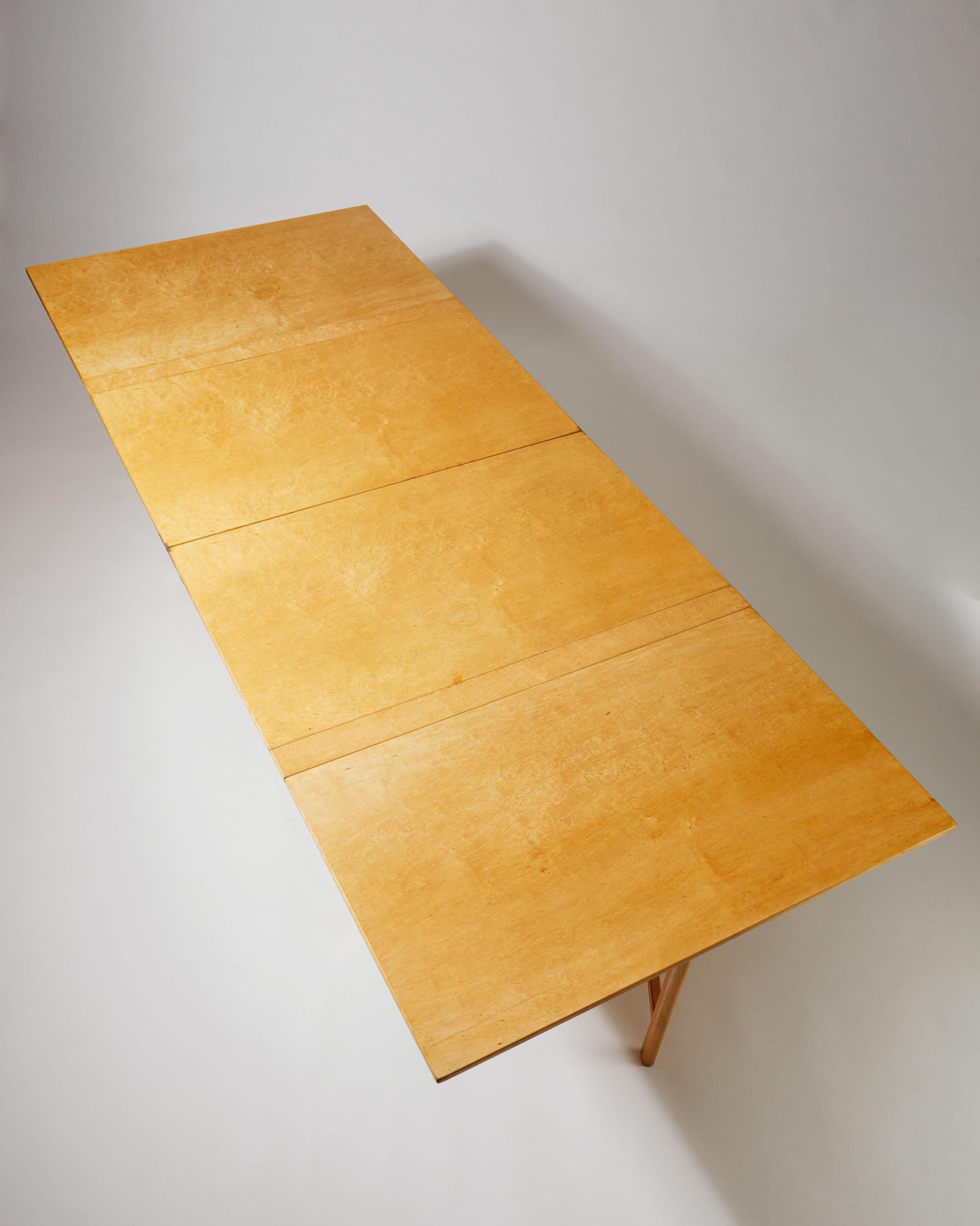 Scandinavian Modern Dining Table “Maria Flap” Designed by Bruno Mathsson for Mathsson International