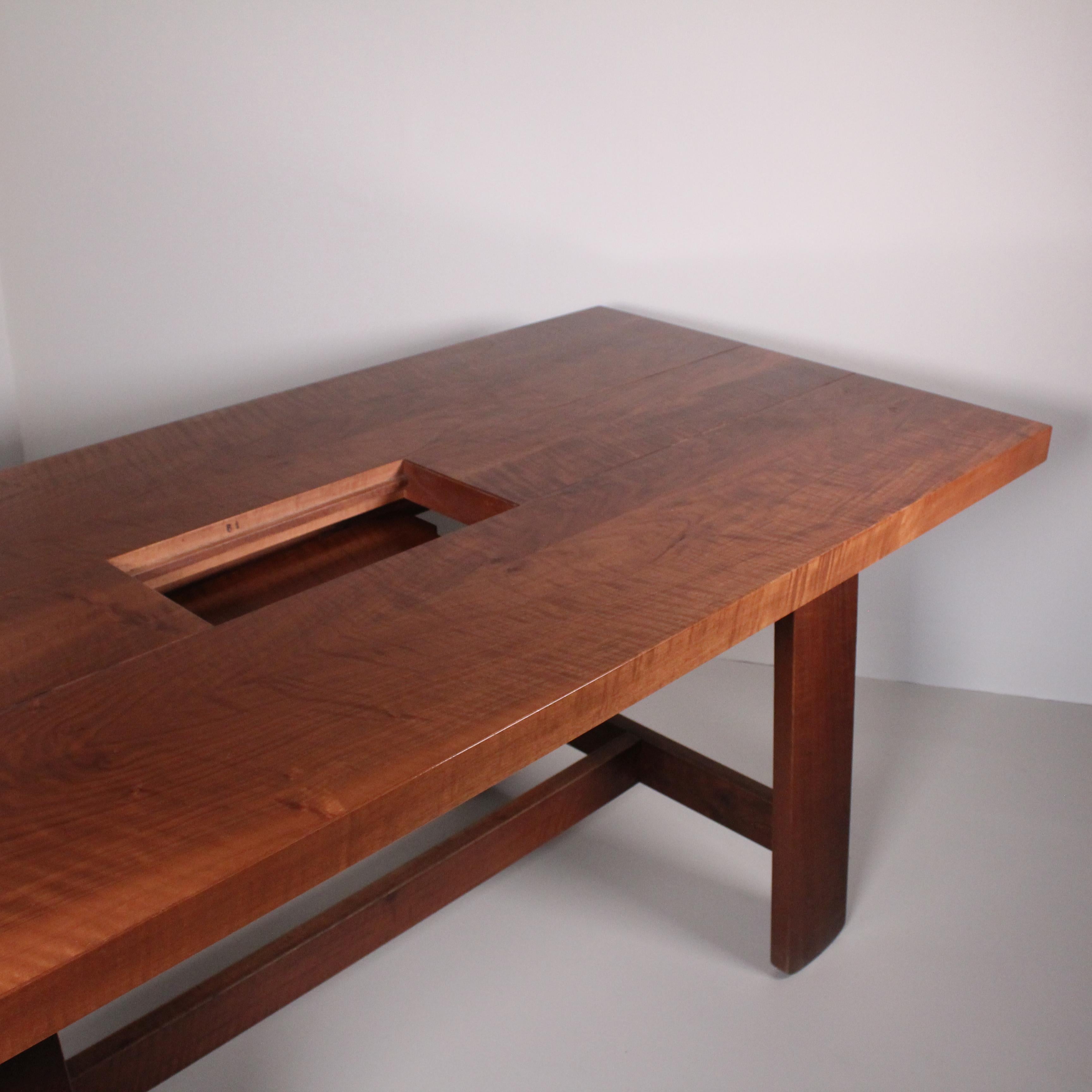 Wood Dining Table, mod 611, Silvio Coppola, Bernini