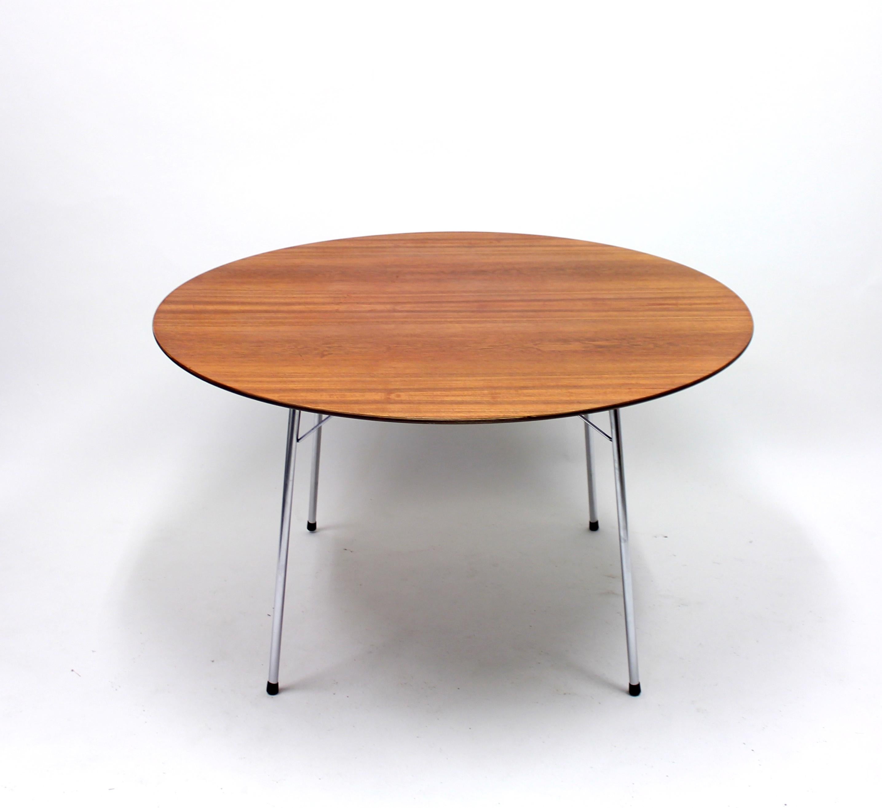 tisch arne jacobsen