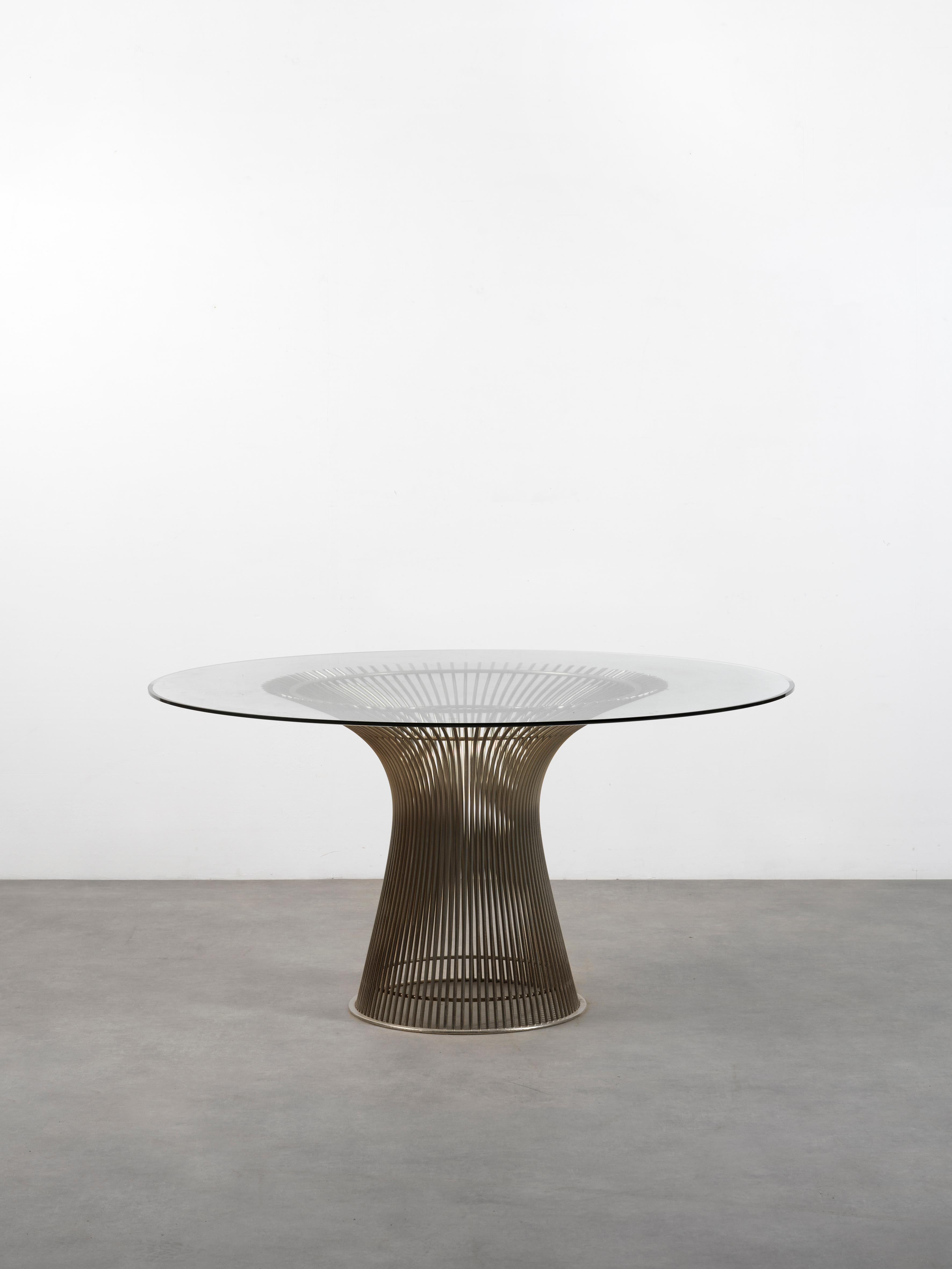 Glass and chromed steel
Edition Knoll International.