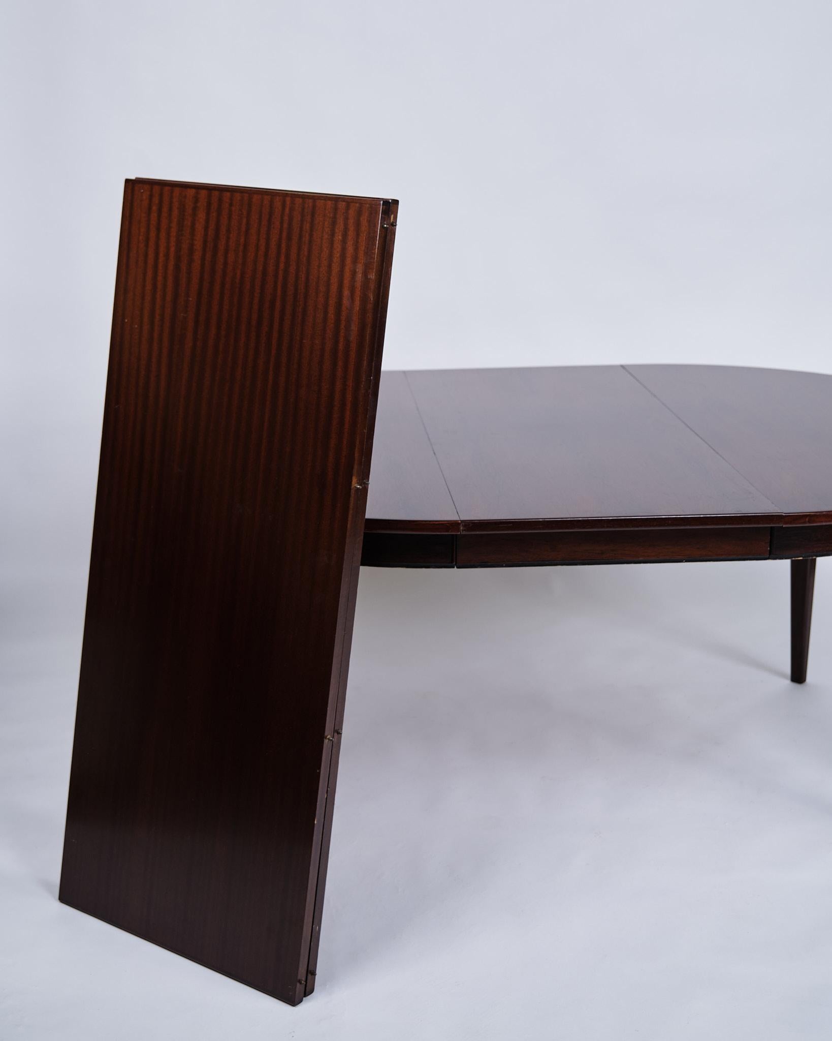 Table de salle à manger Model No 55 en bois de rose par Omann Junior des années 1960 en vente 4