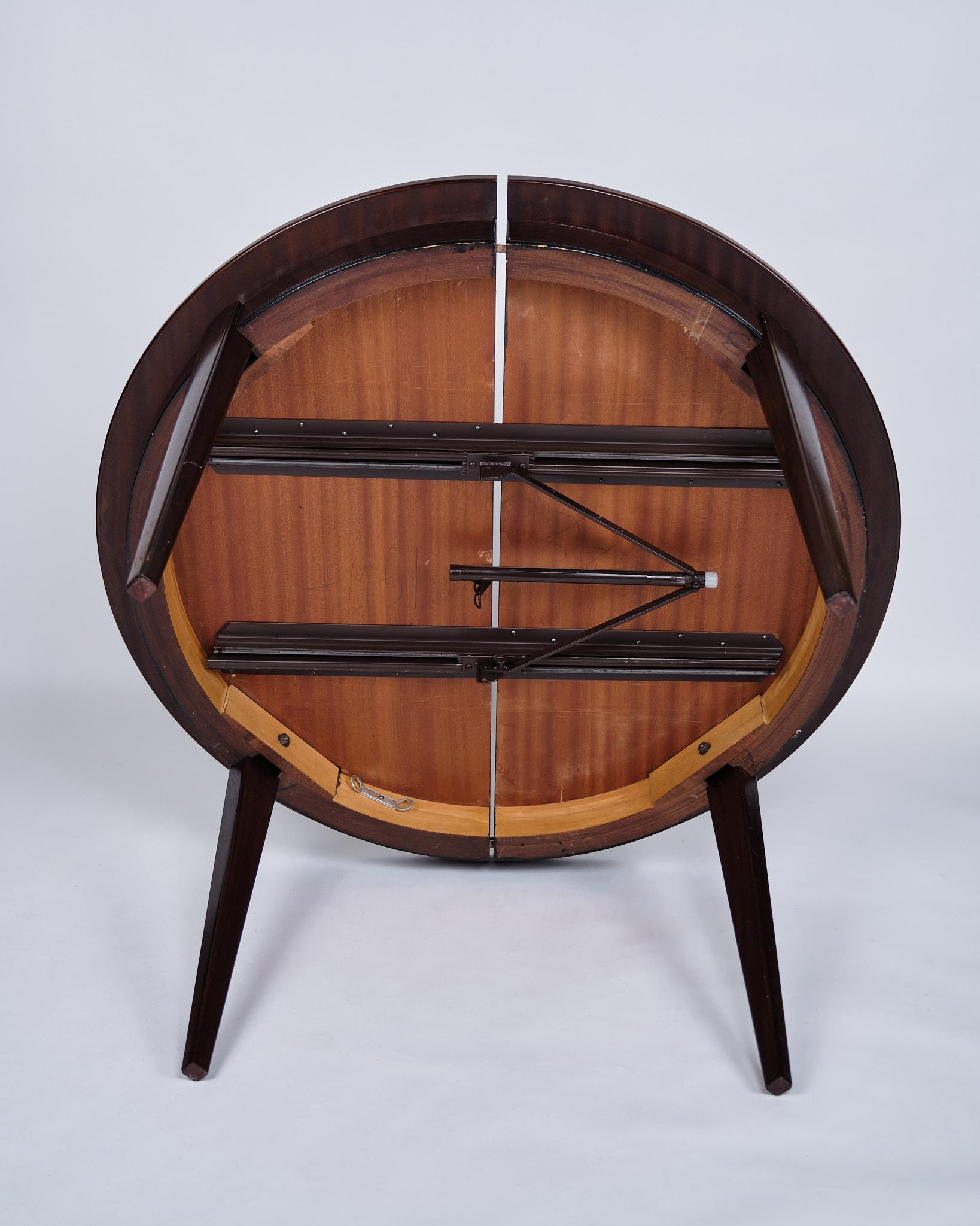 Table de salle à manger Model No 55 en bois de rose par Omann Junior des années 1960 en vente 5