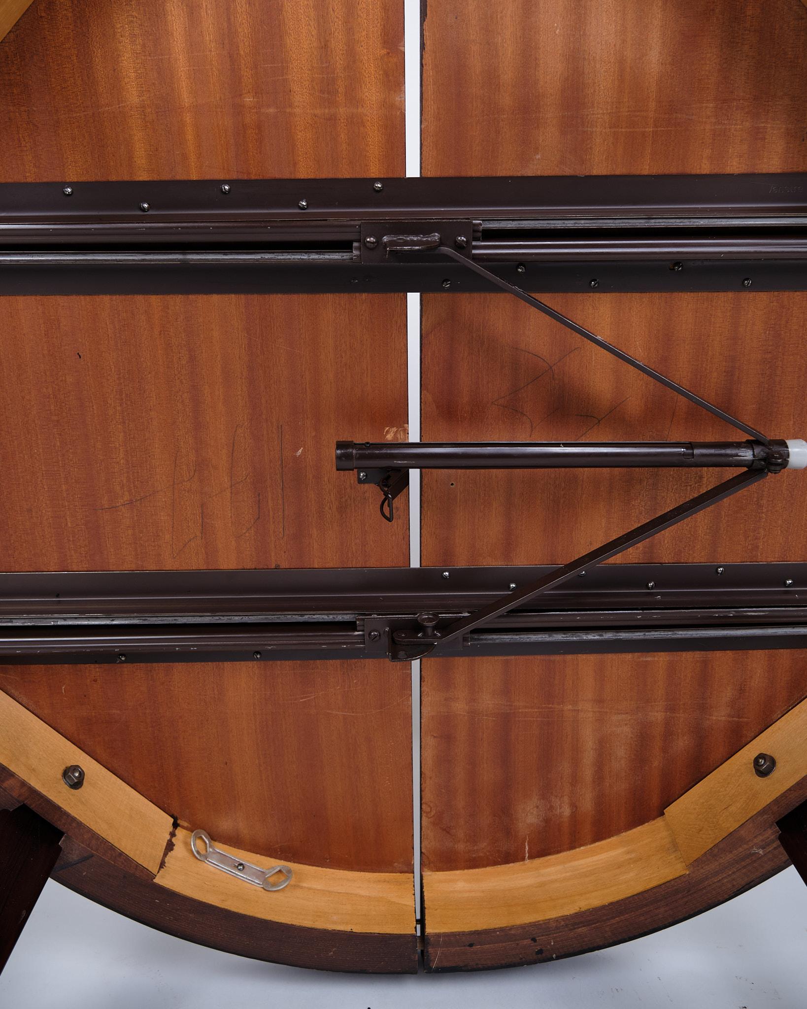 Table de salle à manger Model No 55 en bois de rose par Omann Junior des années 1960 en vente 6