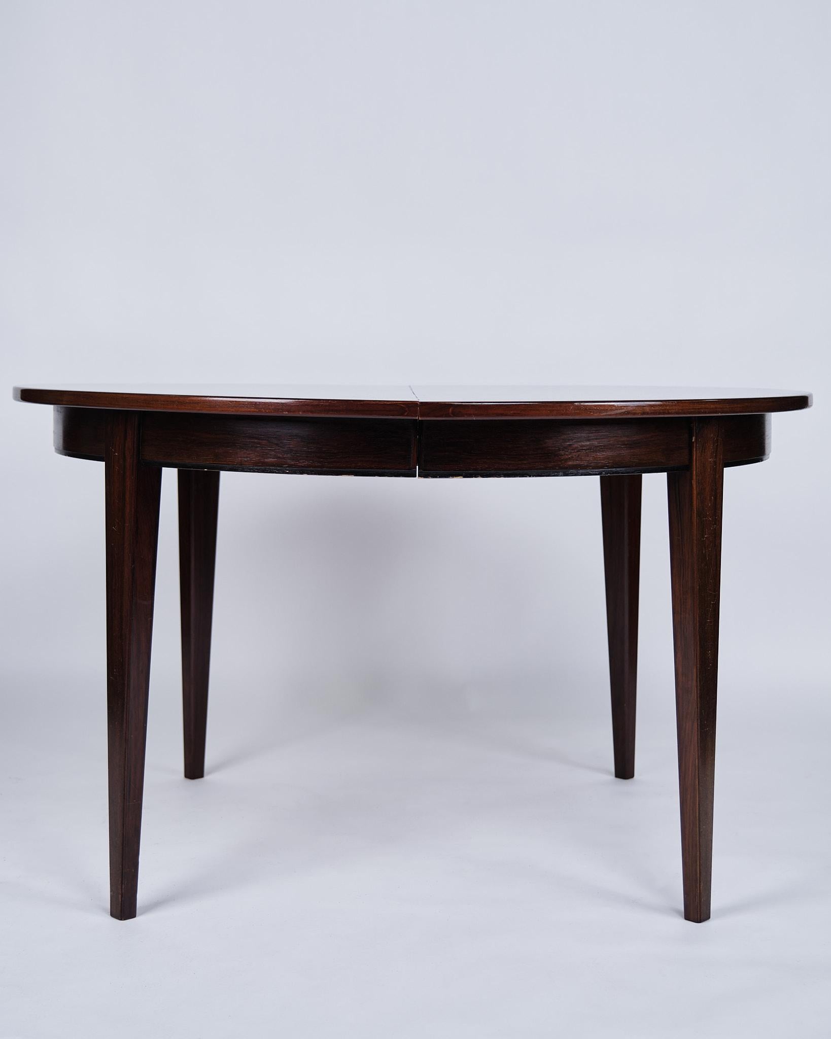 Mid-Century Modern Table de salle à manger Model No 55 en bois de rose par Omann Junior des années 1960 en vente
