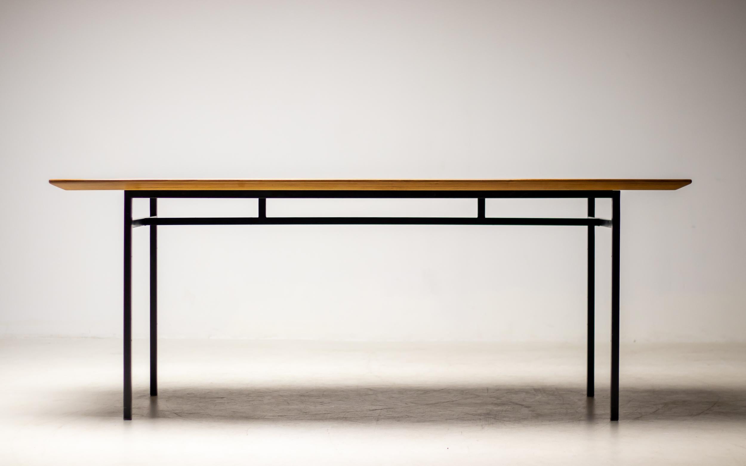 Steel Dining Table Model 578 in Walnut by Florence Knoll For Sale