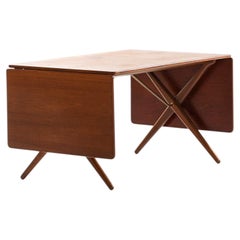 Mesa de comedor modelo AT-309 en latón, roble y teca, de Hans Wegner, década de 1950