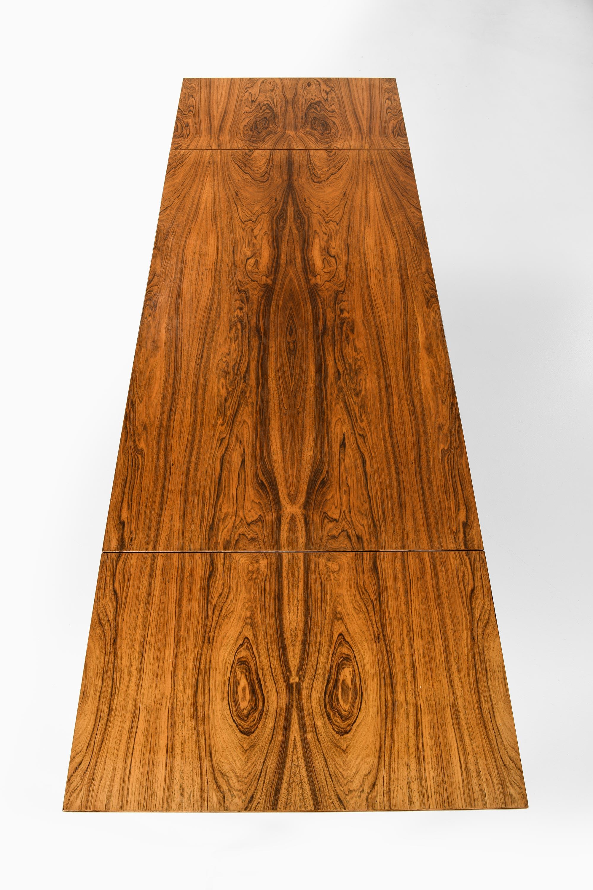 Table de salle à manger, Model No. AT-319, en bois de rose et acier par Hans J. Wegner, années 1960 Bon état - En vente à Limhamn, Skåne län