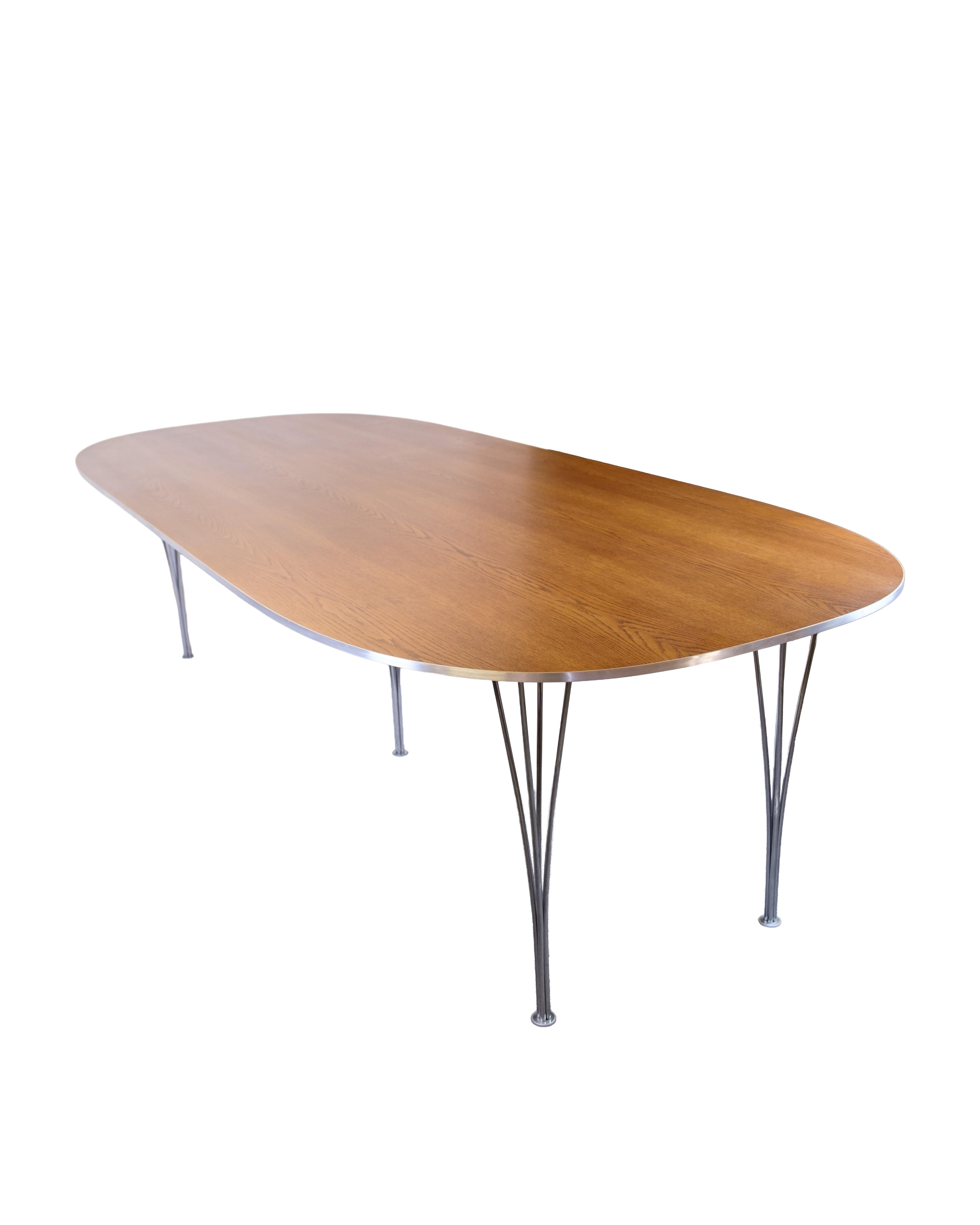 Mesa de comedor Modelo Superellipse En Roble Y Con Borde De Aluminio Por Bruno Mathsson en venta 1