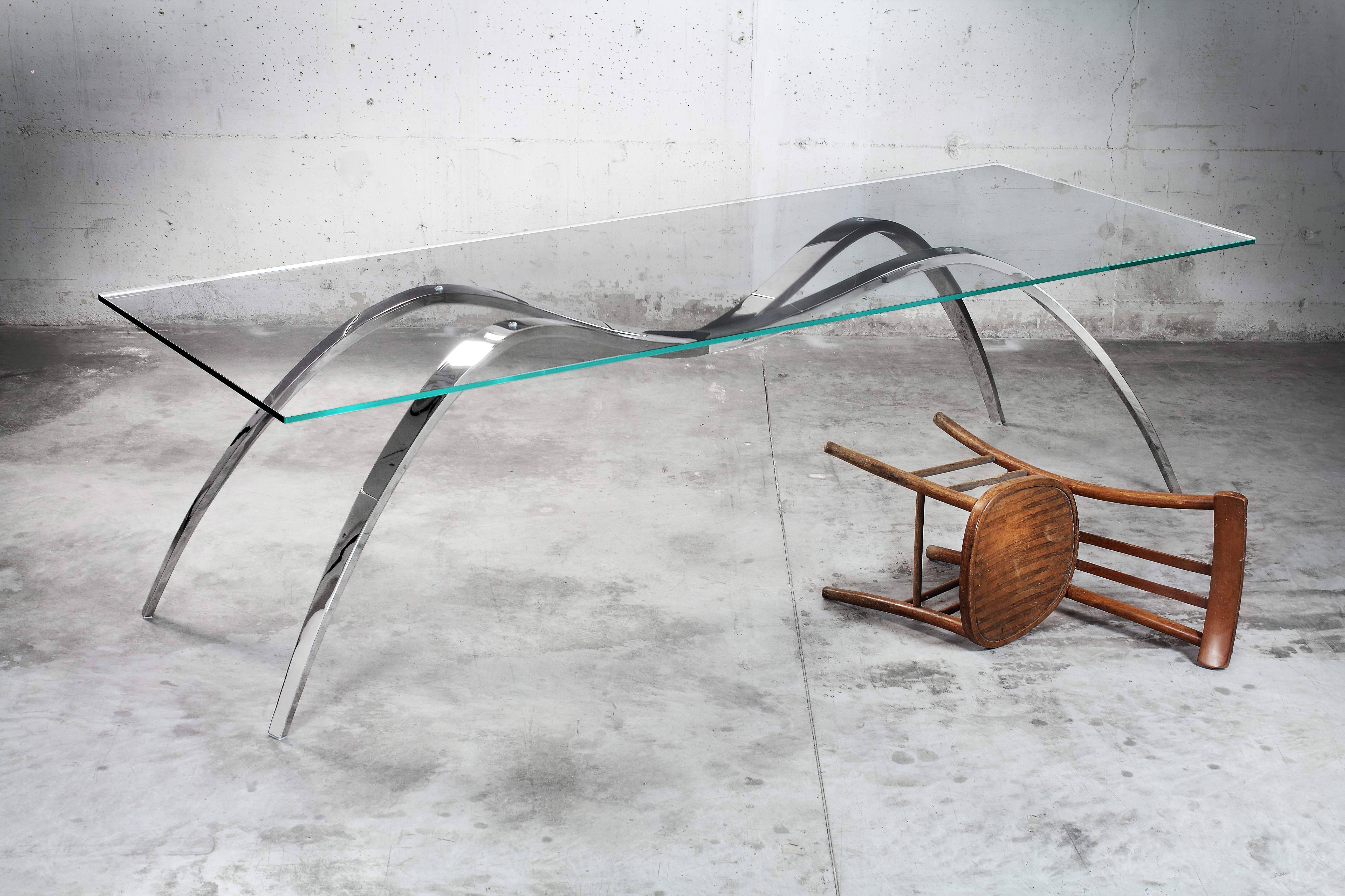 Schreibtischtisch aus organischem Spinnenglas und Kristallspiegel und Stahl mit Spiegeln (Moderne) im Angebot