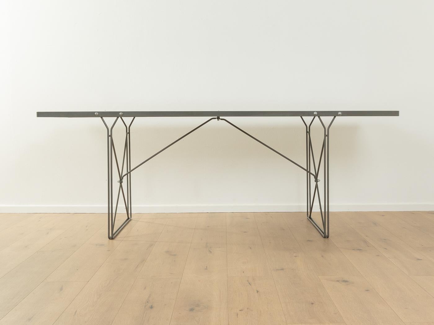 Dining table MOMENT, Niels Gammelgaard In Good Condition For Sale In Neuss, NW