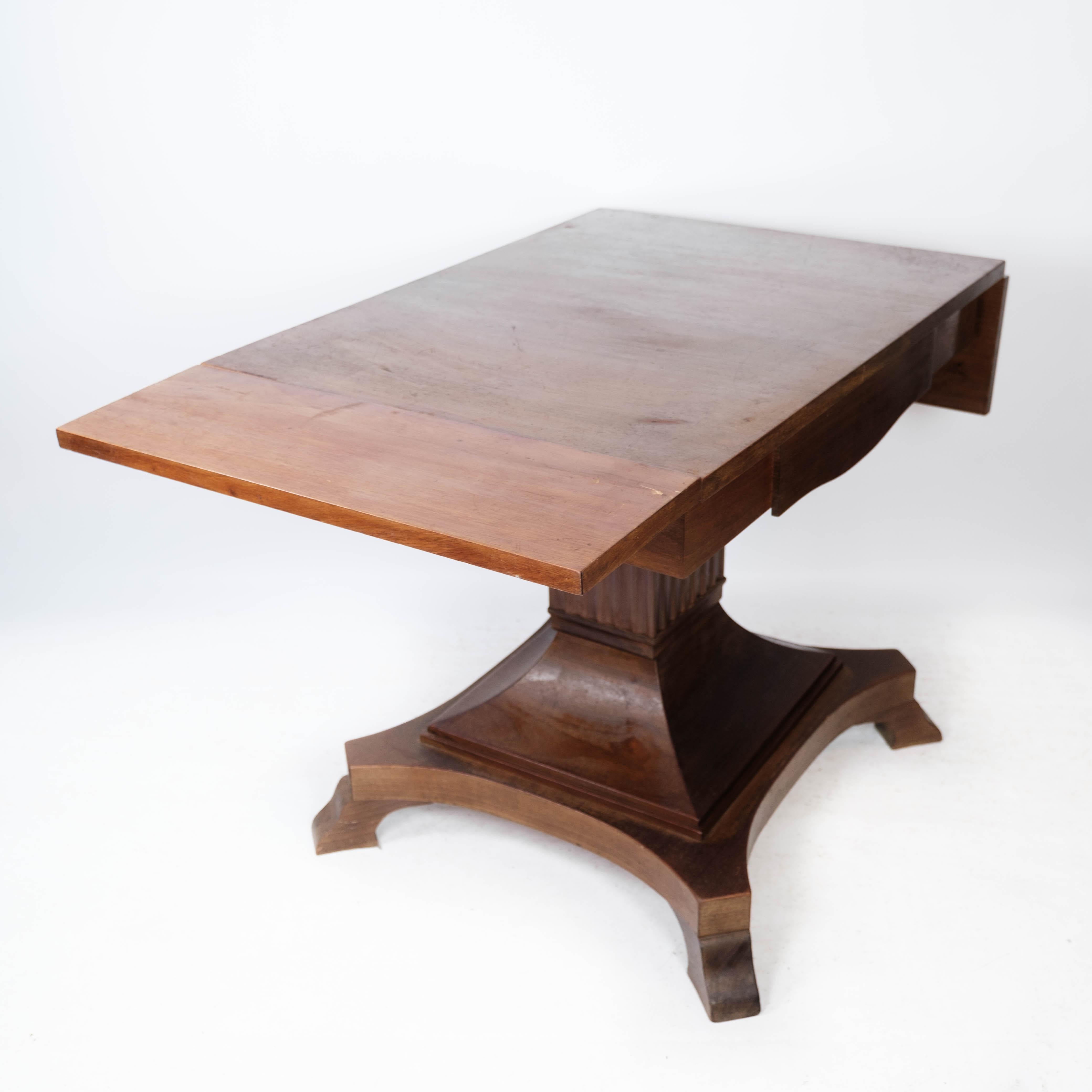 Dining Table of Mahogany from Around the 1920s For Sale 2