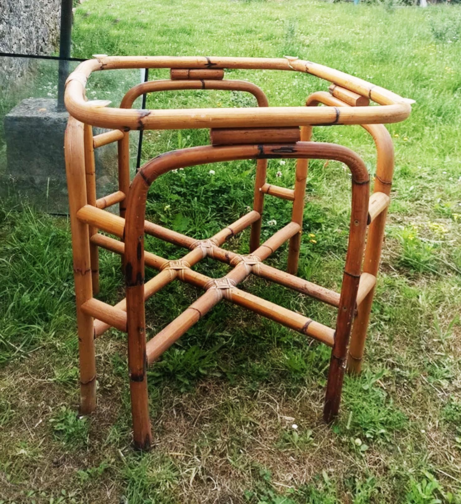Mid Century bamboo table base
Indoor or outdoor. 

This beautiful and functional bamboo base for a square-shaped table with Chippendale reminiscences

 Bamboo rattan terraze, out furniture, jardin, chipendale style