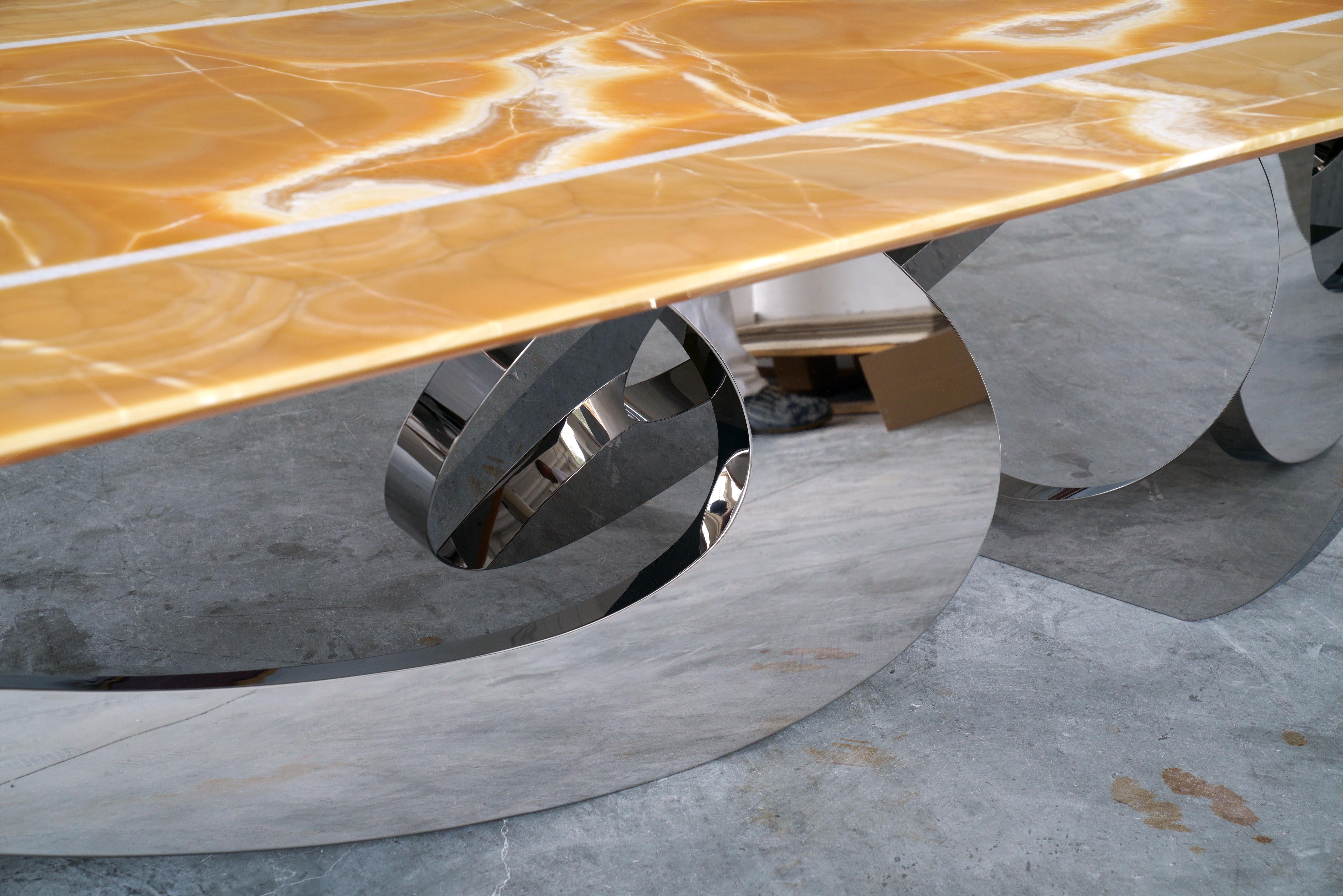 Modern Dining Table Orange Onyx Sculpture Mirror Steel White Marble Inlay Made in Italy For Sale