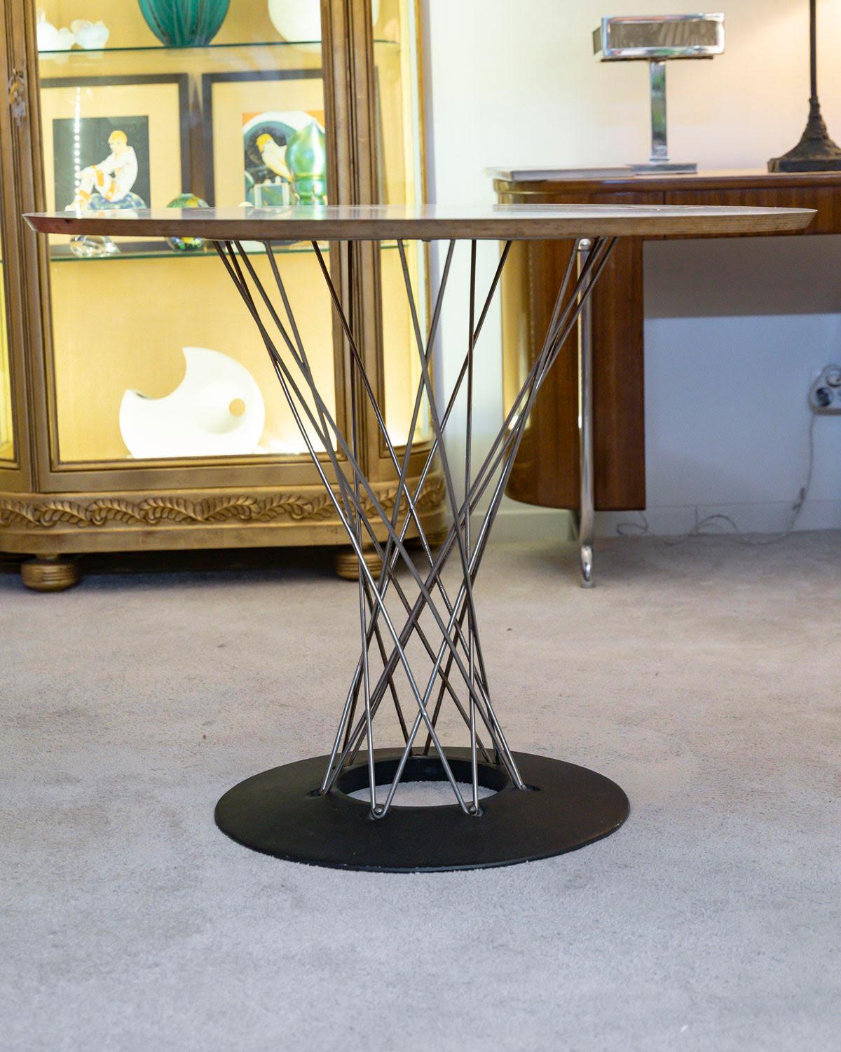 Mesa de Comedor, Mesa de Pedestal en Madera Laminada Blanca y Metal, Siglo XX. Moderno en venta