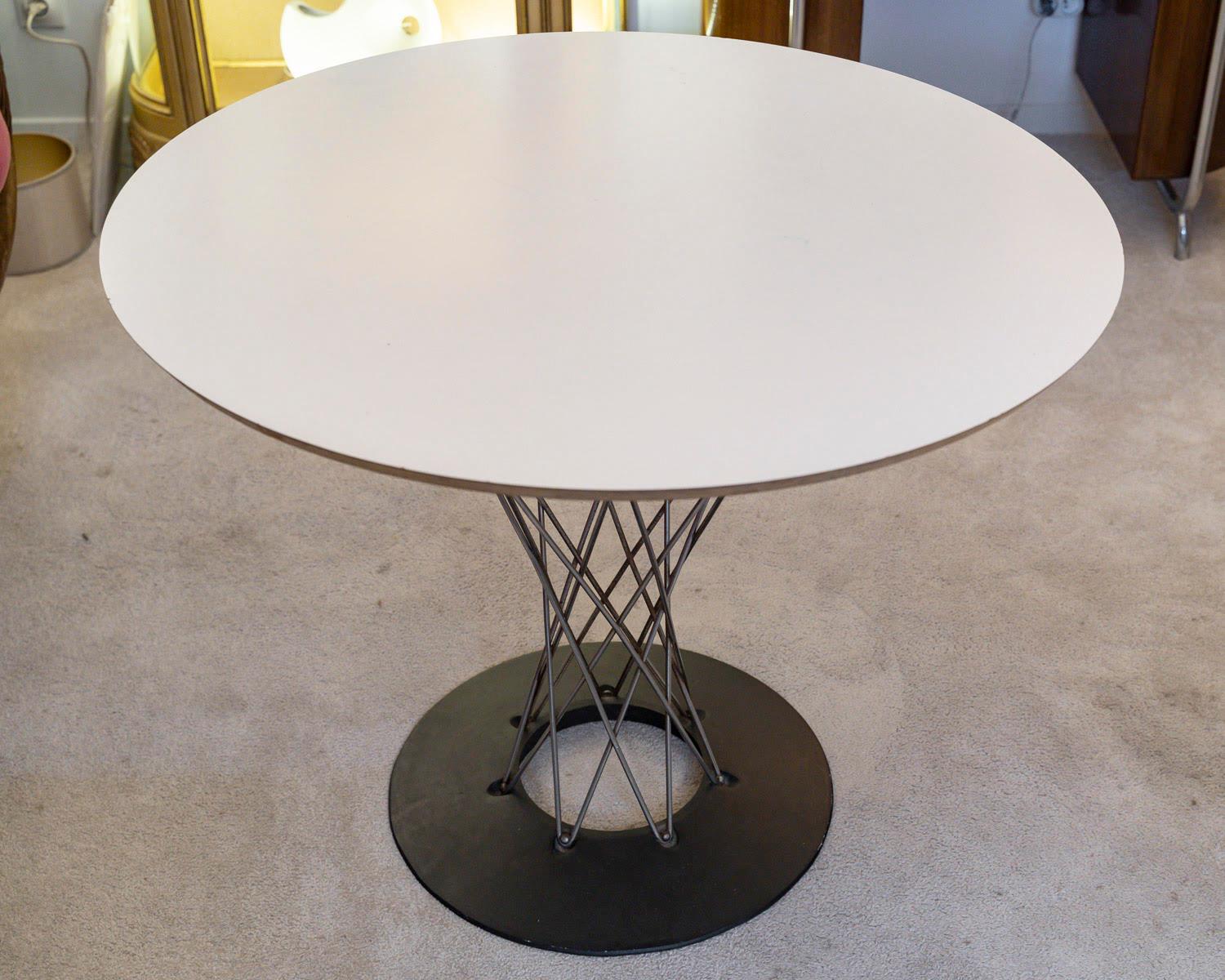 Mesa de Comedor, Mesa de Pedestal en Madera Laminada Blanca y Metal, Siglo XX. Laminado en venta