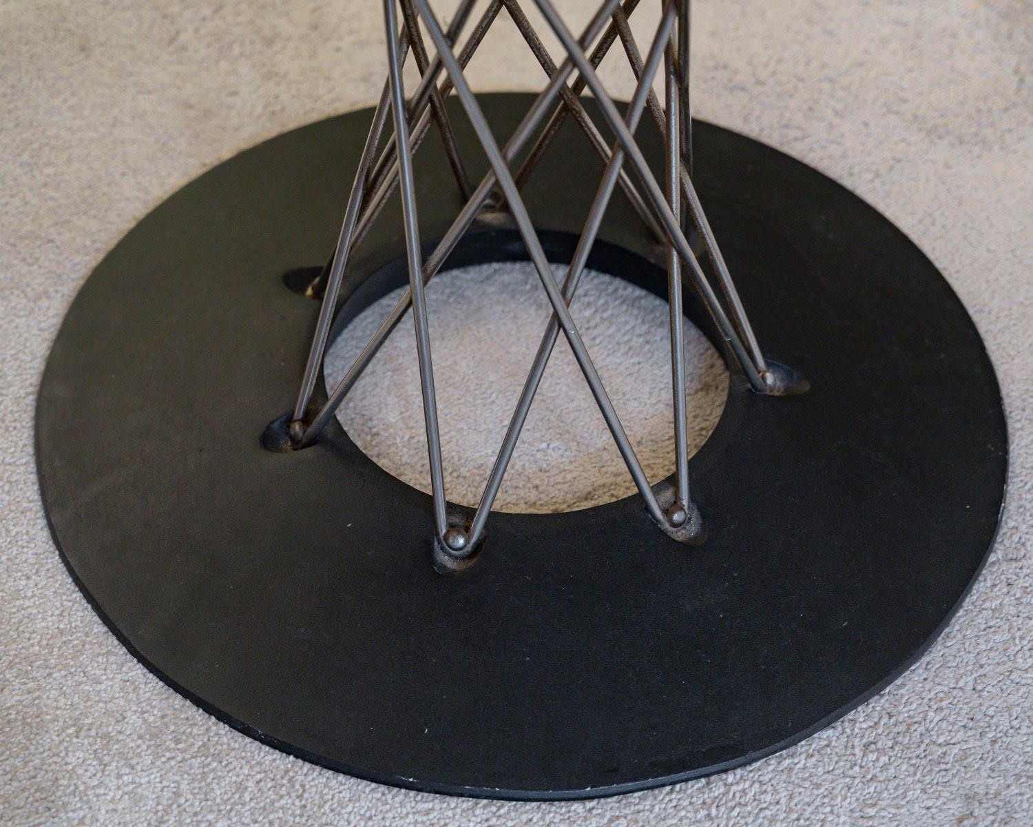 Mesa de Comedor, Mesa de Pedestal en Madera Laminada Blanca y Metal, Siglo XX. en Bueno estado para la venta en Saint-Ouen, FR