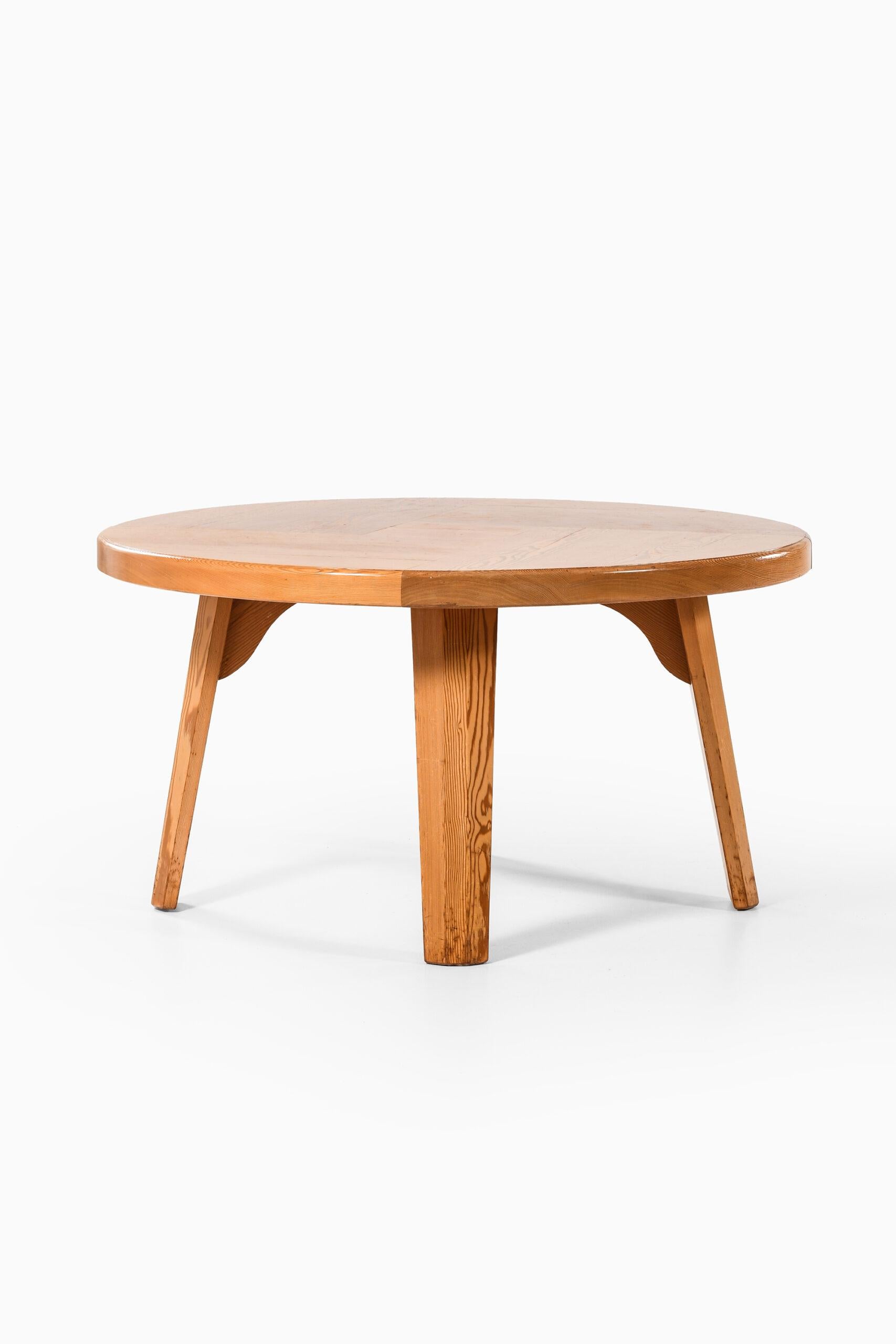 Pine Dining Table Probably Produced in Sweden For Sale