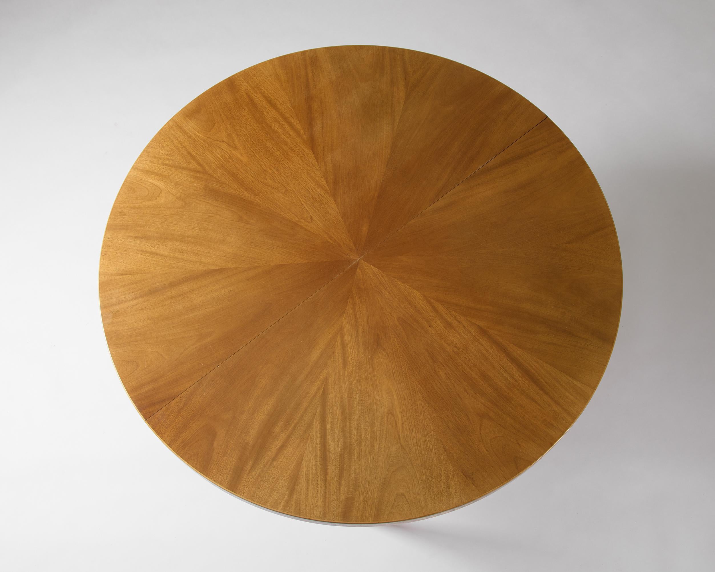 Table de salle à manger pyramid, conçue par Carl Malmsten Suède, années 1940 en vente 5
