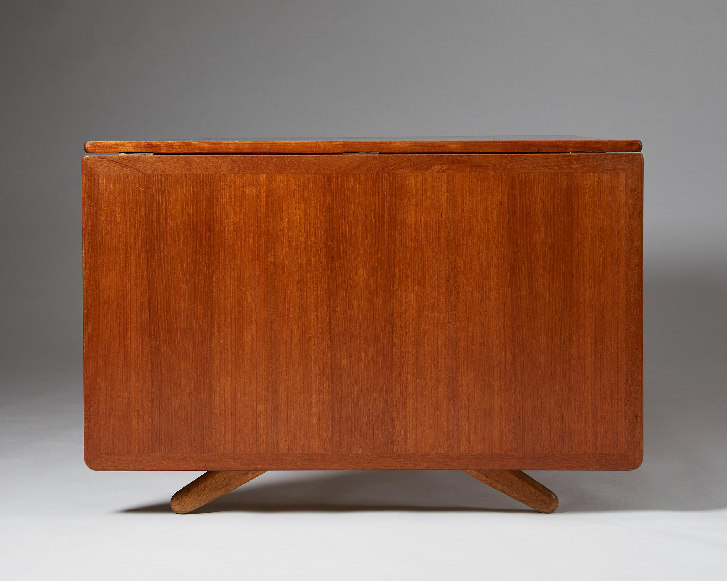 Mid-Century Modern Dining Table “Sabre leg” Designed by Hans J. Wegner for Andreas Tuck, Denmark