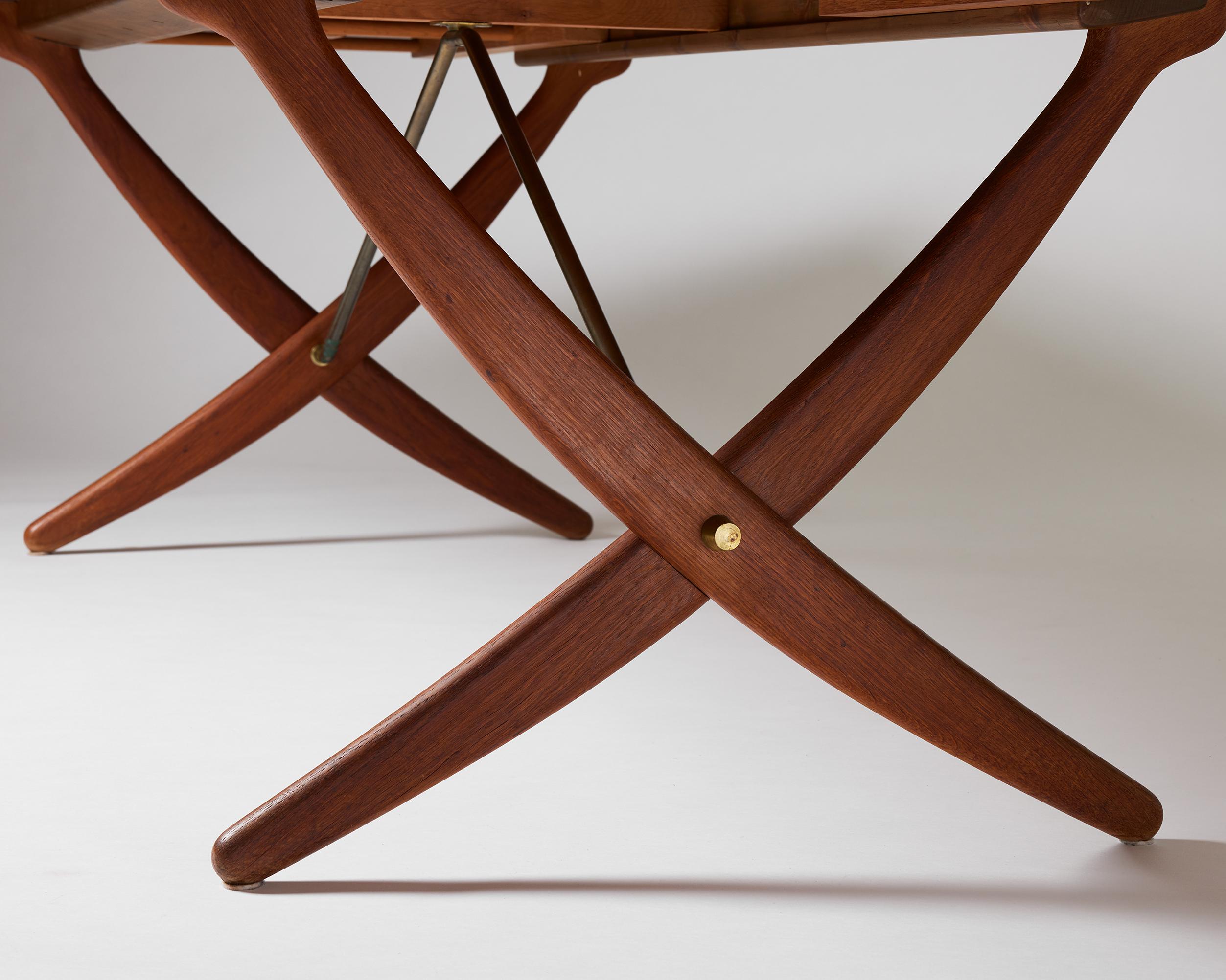 Dining table ‘Sabre Leg’ designed by Hans J. Wegner for Andreas Tuck, Denmark In Good Condition In Stockholm, SE