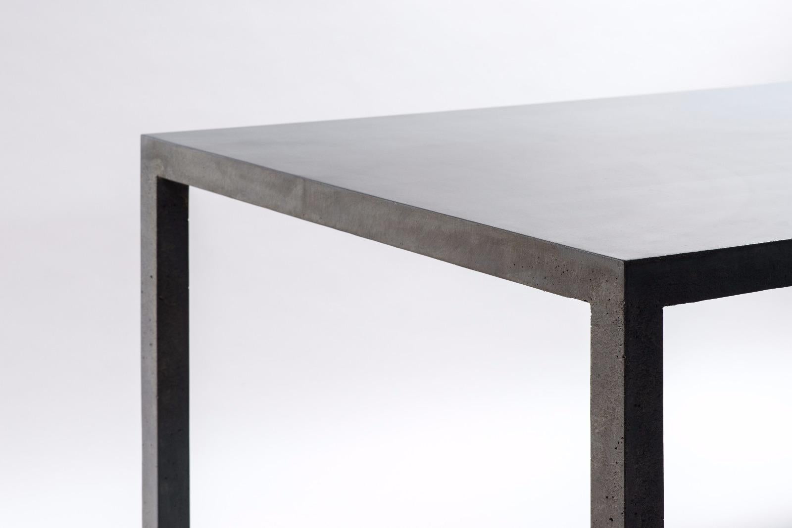 Moulé Table de salle à manger du 21ème siècle 50MM en béton moulé, 100 % fabriquée à la main en Italie en vente
