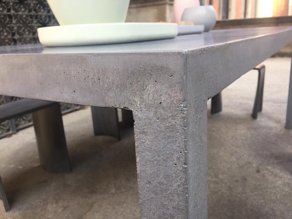 Table de salle à manger du 21ème siècle 50MM en béton moulé, 100 % fabriquée à la main en Italie en vente 2
