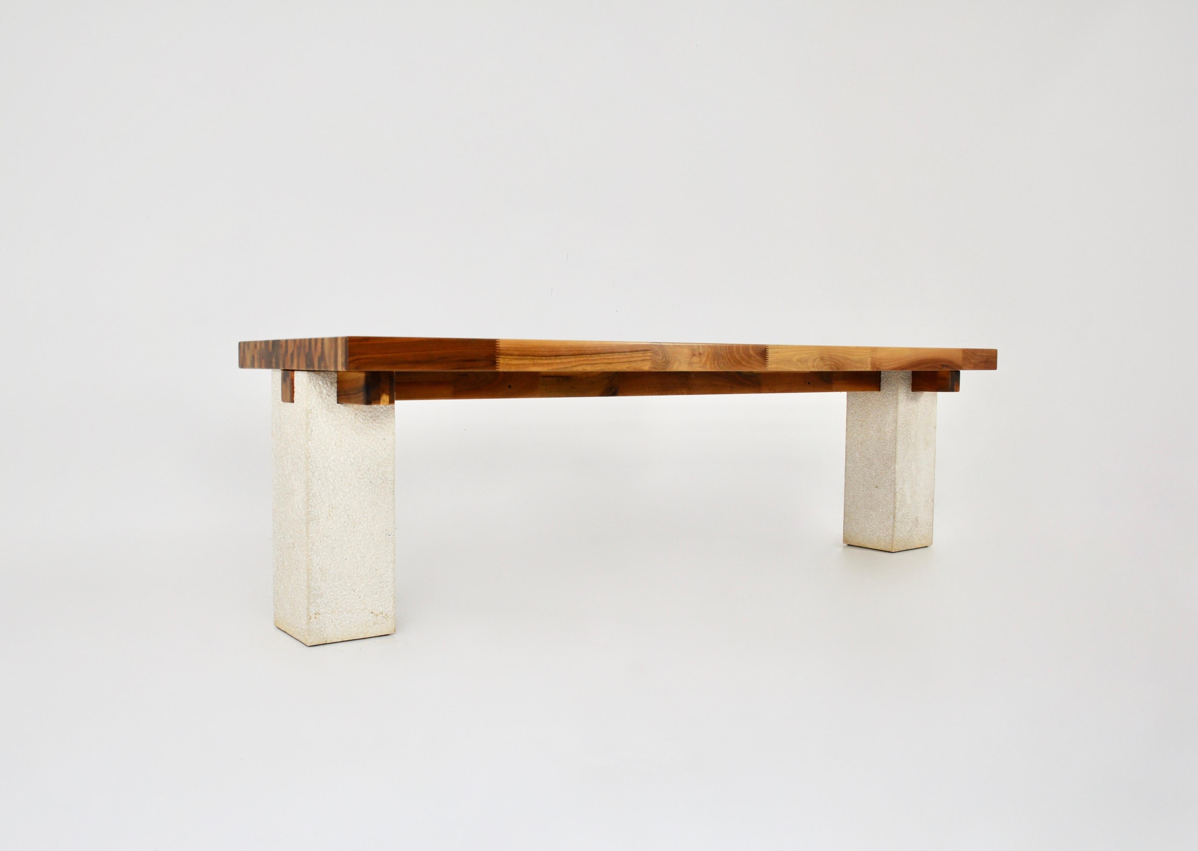 Seltener großer Esstisch von Gio Pomodoro, der in mehreren Exemplaren hergestellt wurde, dieser Tisch ist Nummer 4. Die Platte ist aus Holz, die Mitte und die Beine sind aus Marmor. Unterzeichnet Gio Pomodoro. Abnutzung durch die Zeit und das Alter
