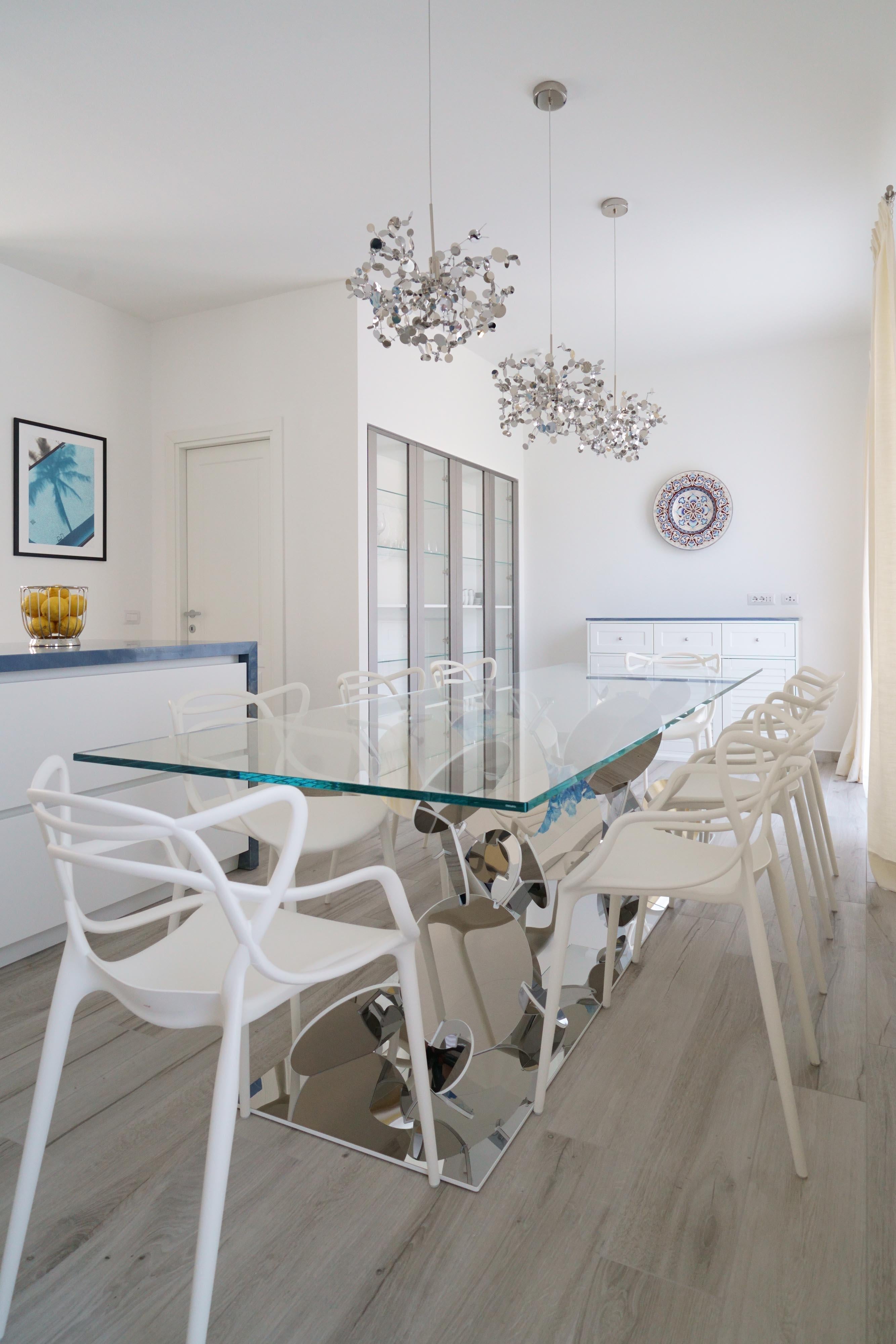 Dining Table Sculptural Stainless Steel Mirror Disks Base Tempered Glass Top  In New Condition For Sale In Ancona, Marche